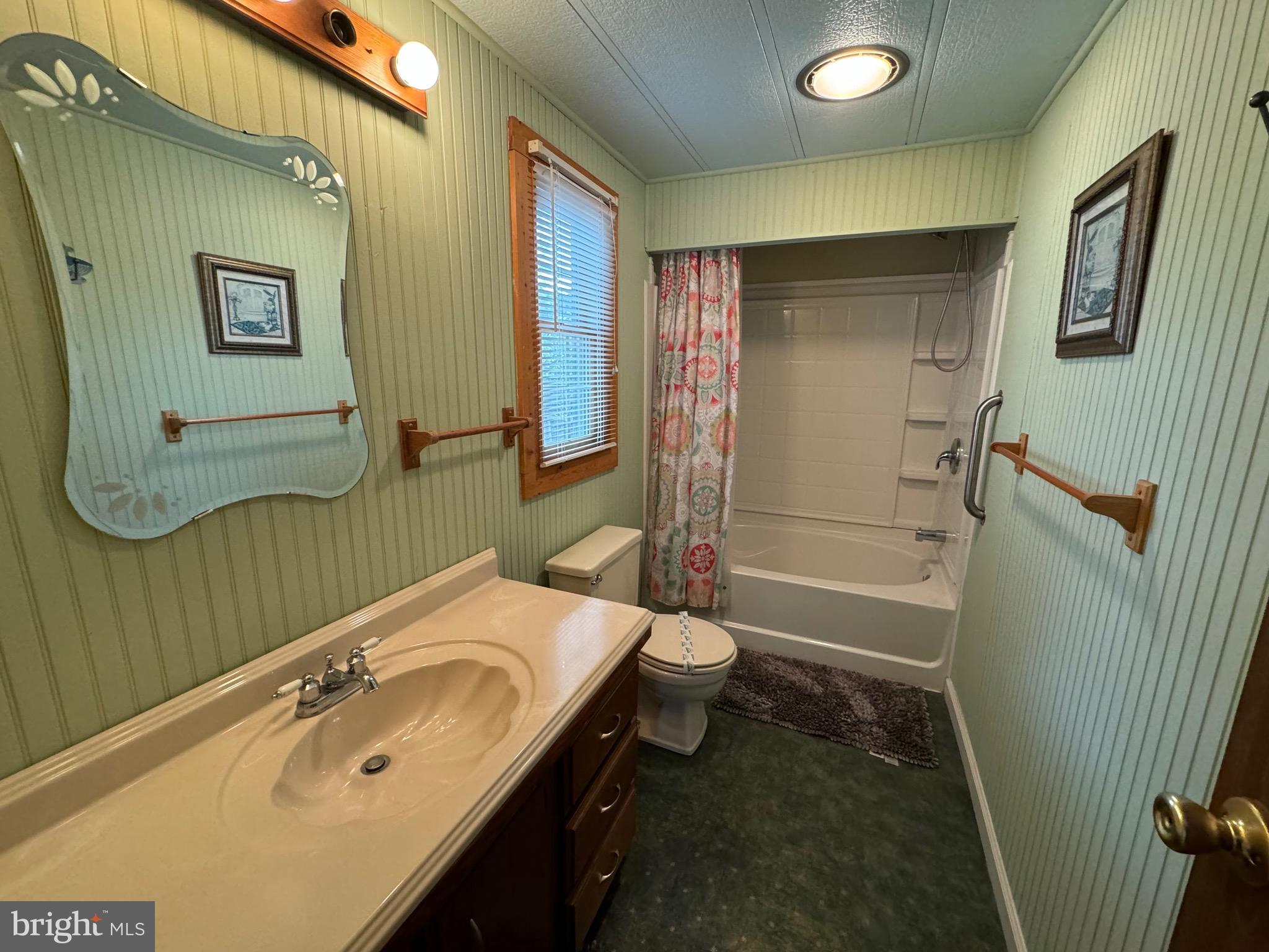 CAINE WOODS - Residential Lease