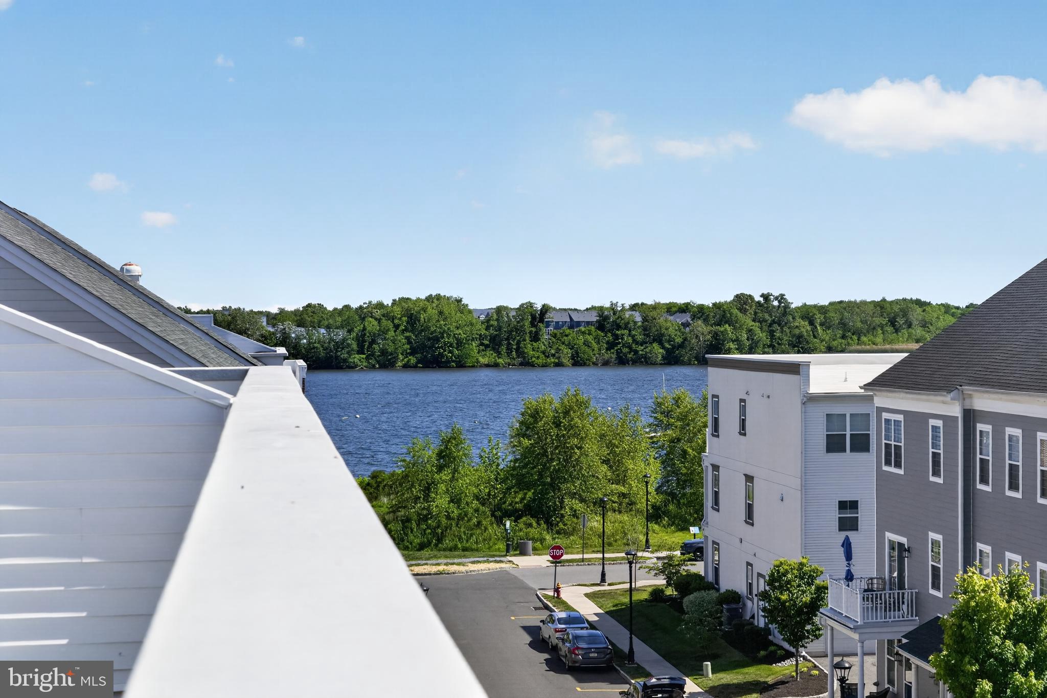 WATERSIDE - Residential
