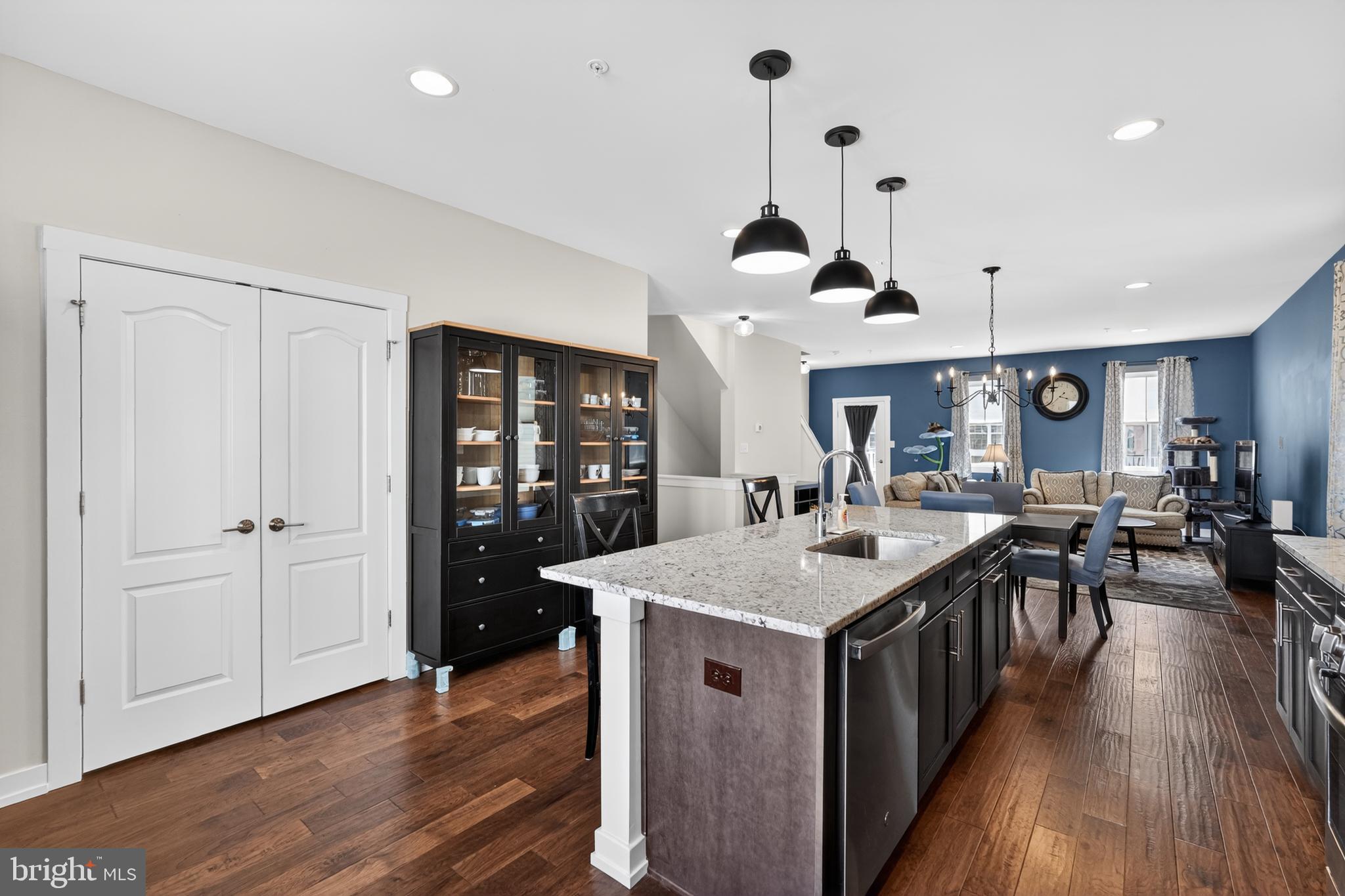 WATERSIDE - Residential