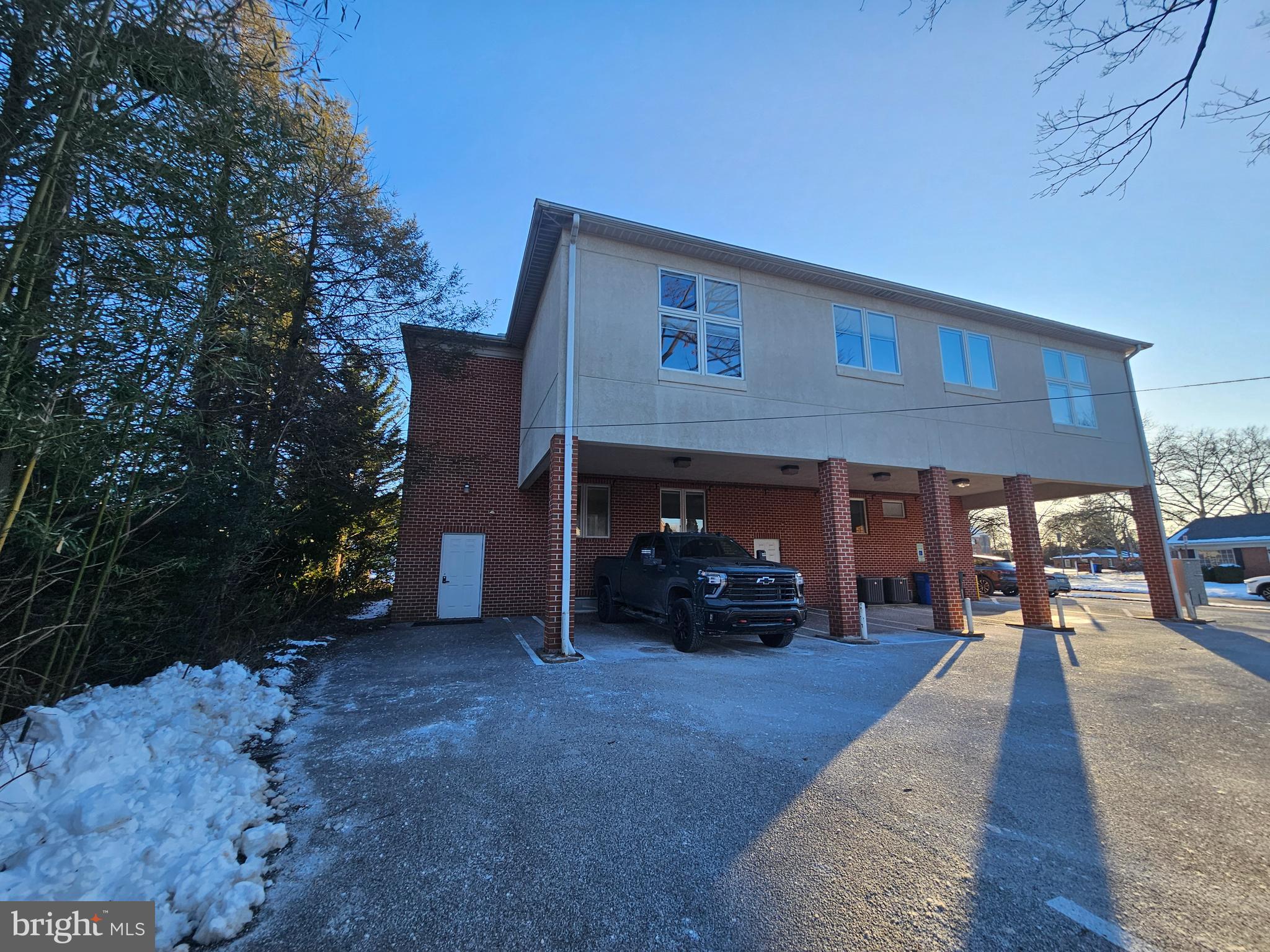 2215 E MARKET STREET 2ND FLOOR