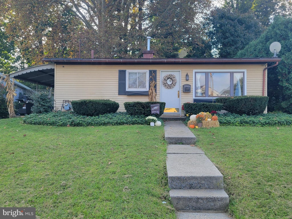 Photo of 2450 Mckinley Avenue, READING, PA 19609 (MLS # PABK2080310)