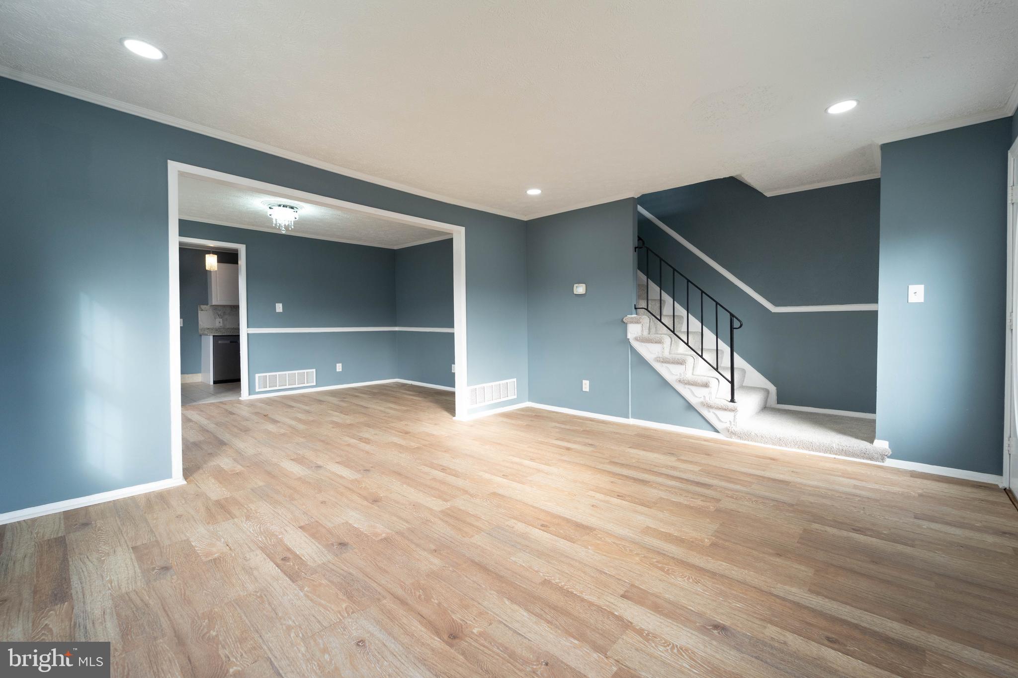 HOLLAND HILL - Residential