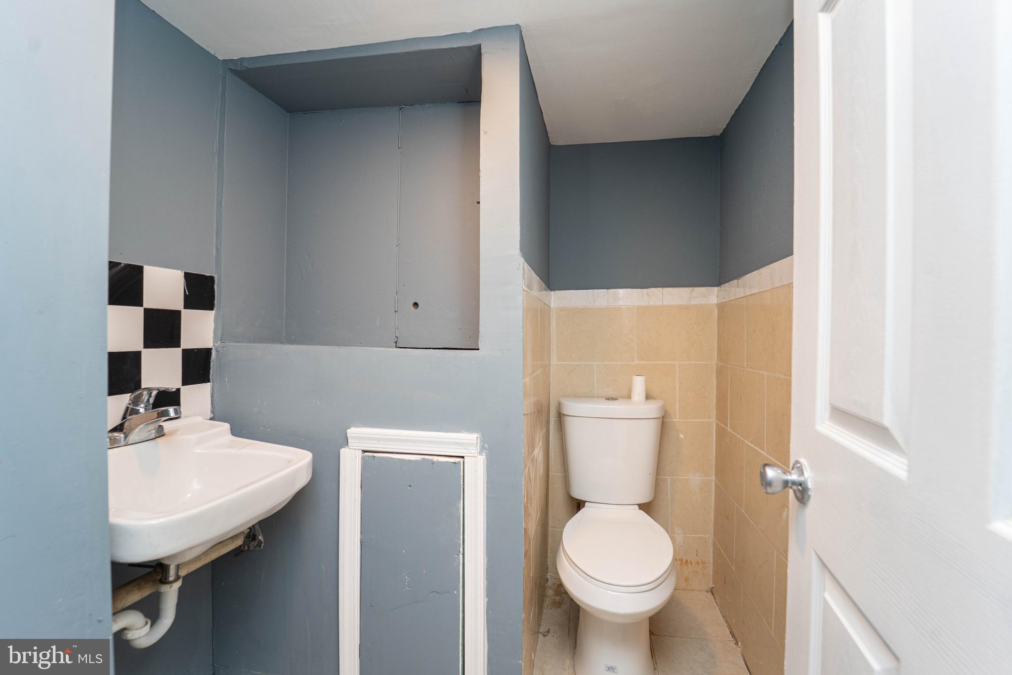 HOLLAND HILL - Residential