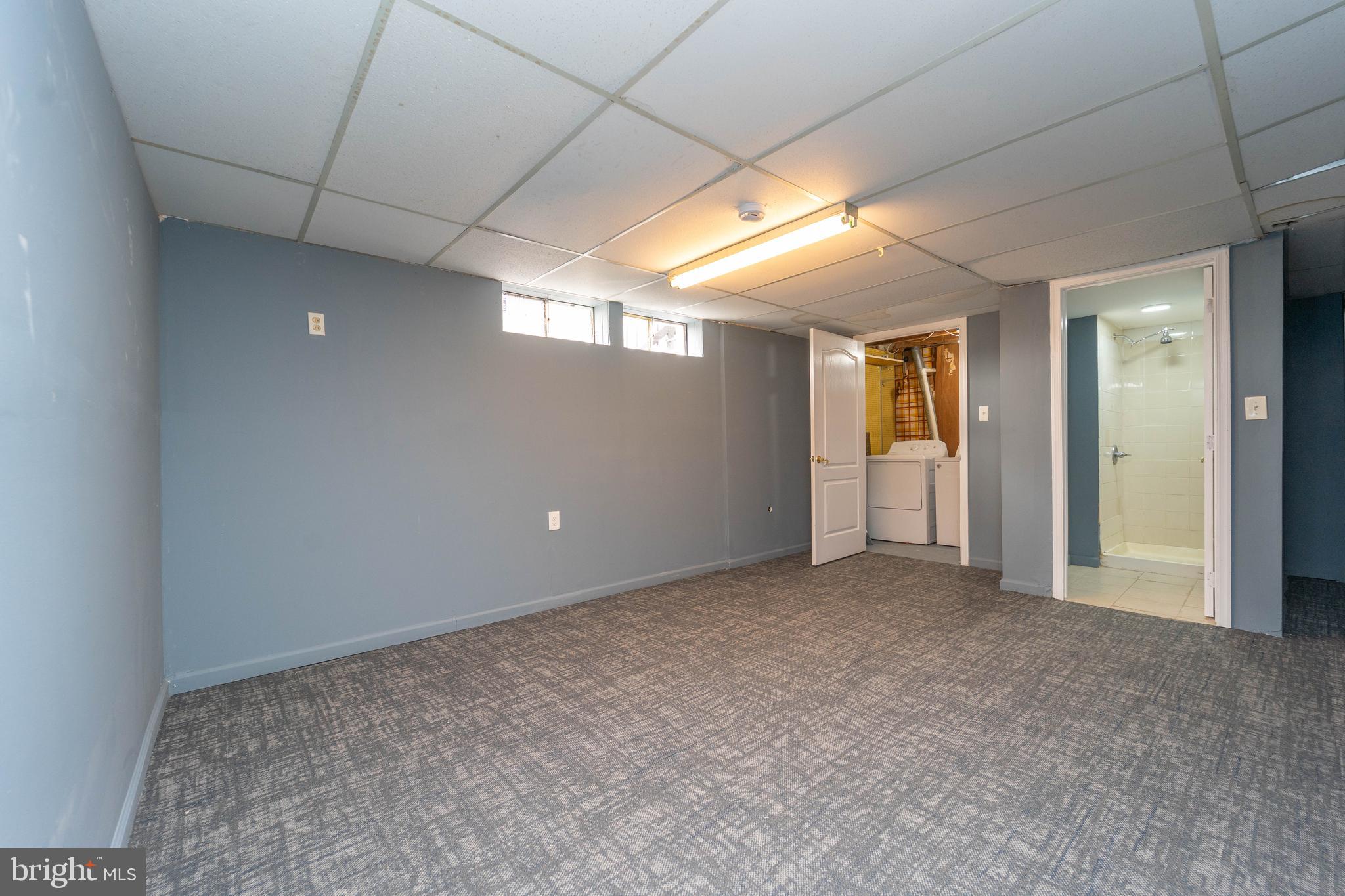 HOLLAND HILL - Residential