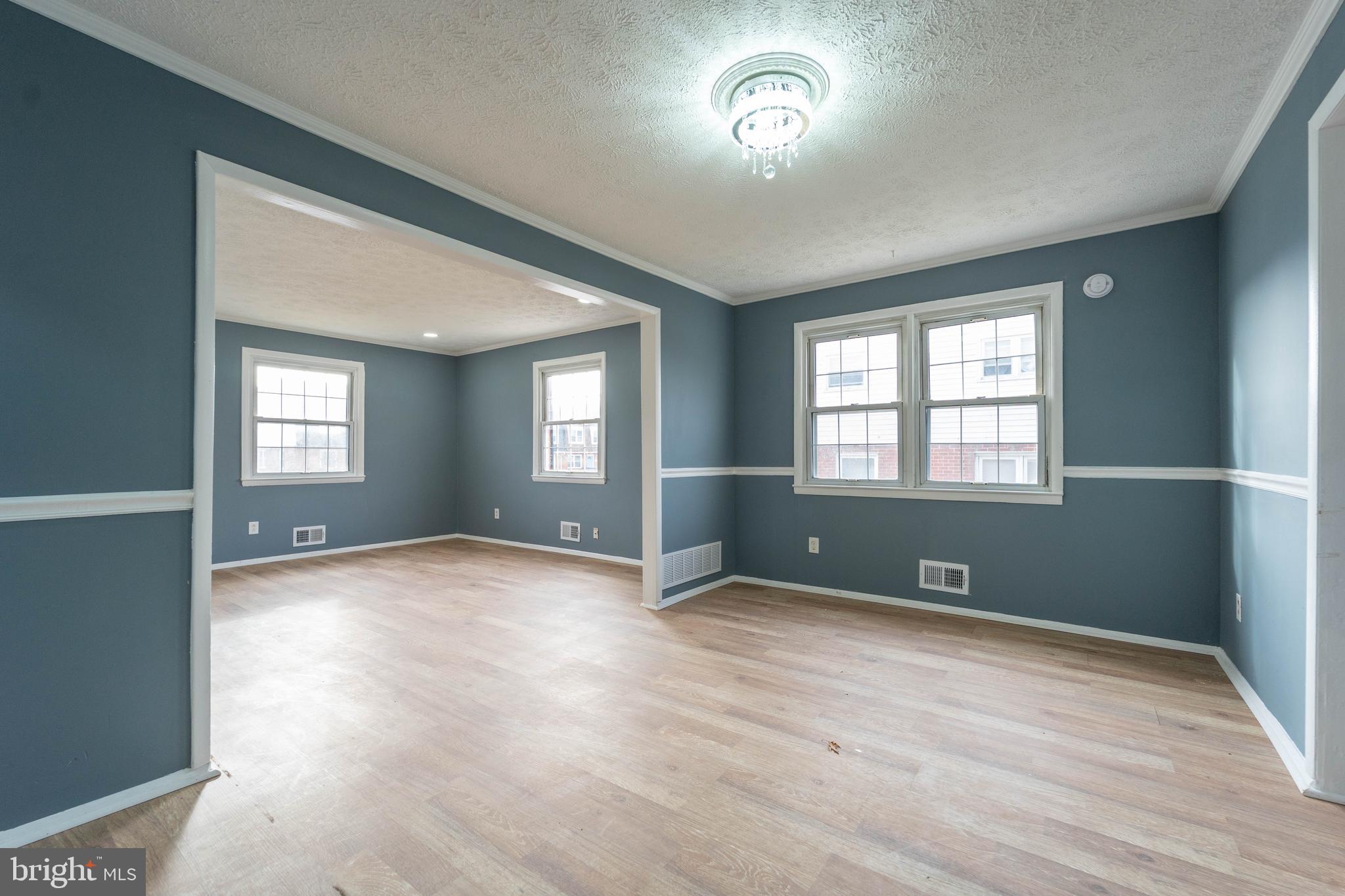 HOLLAND HILL - Residential