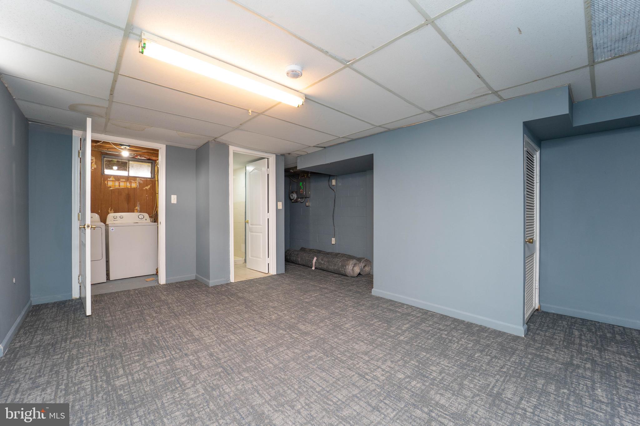 HOLLAND HILL - Residential