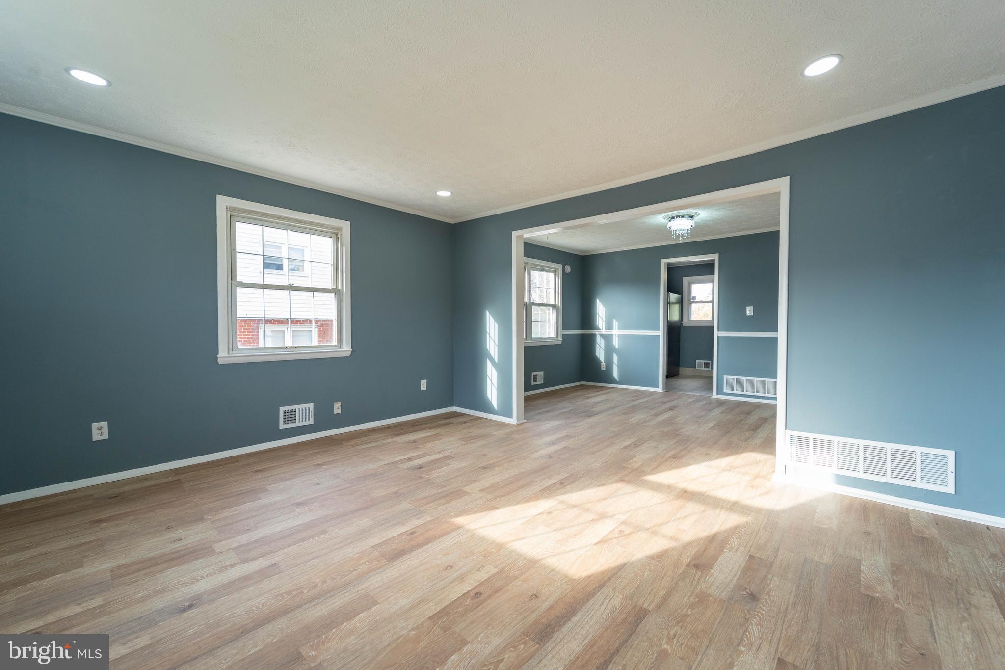 HOLLAND HILL - Residential