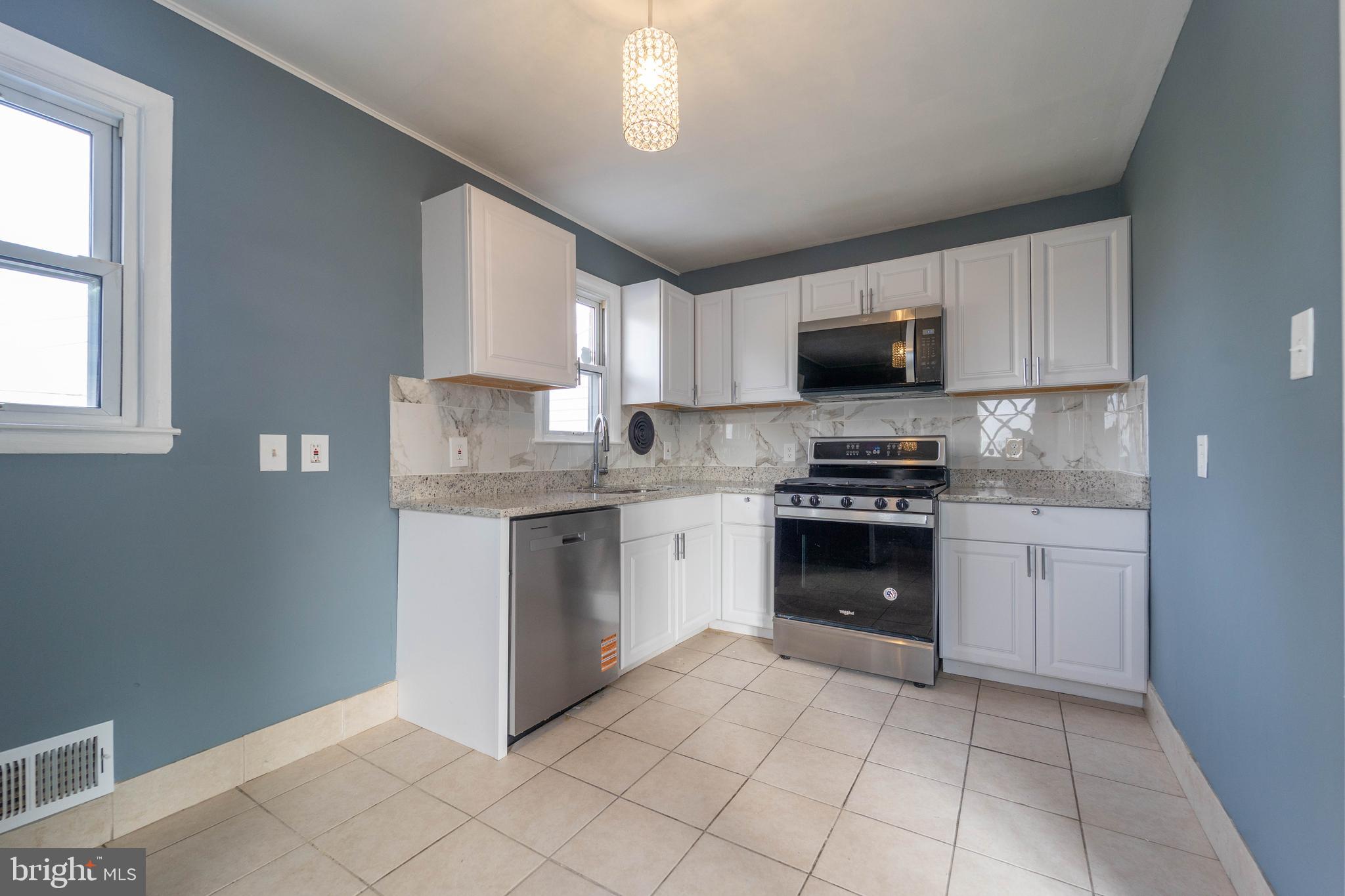 HOLLAND HILL - Residential