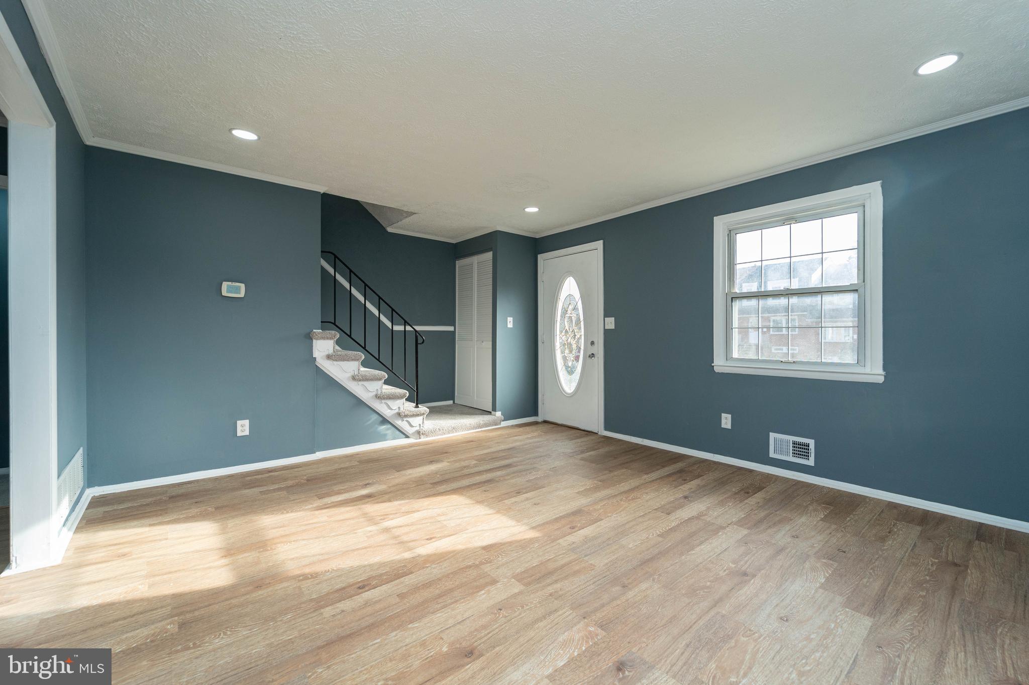 HOLLAND HILL - Residential