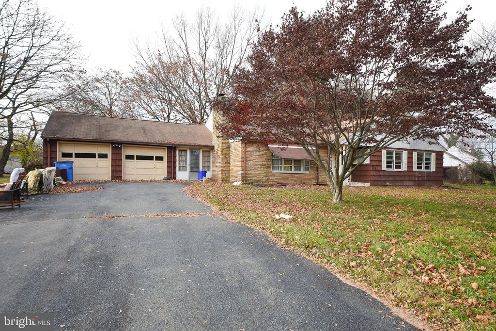 Photo of 1 Sunnyside Lane, YARDLEY, PA 19067 (MLS # PABU2109884)