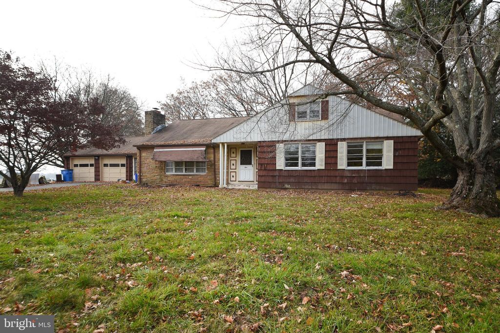 Photo of 1 Sunnyside Lane, YARDLEY, PA 19067 (MLS # PABU2109884)