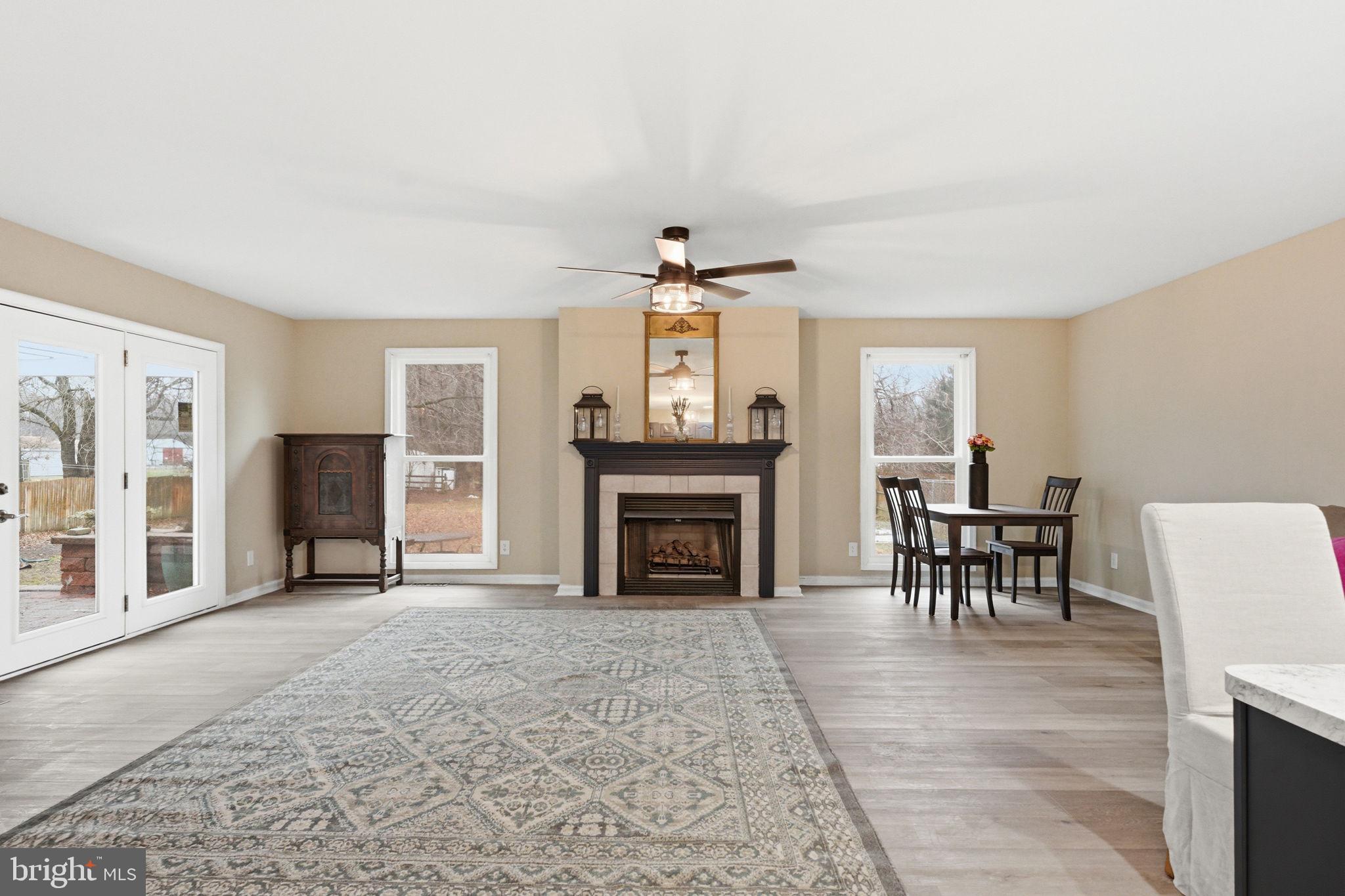 ROLLING MEADOWS - Residential