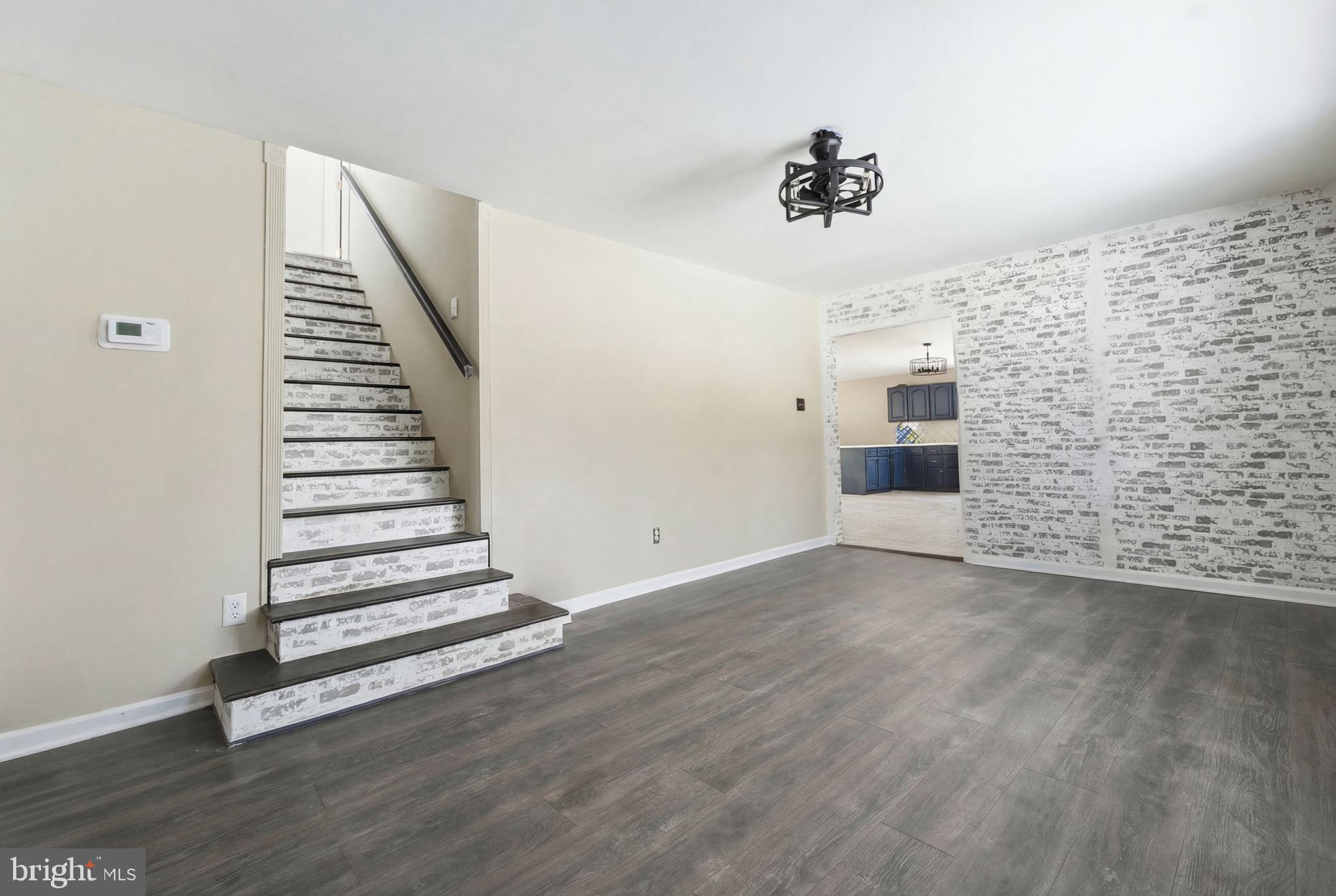 ROLLING MEADOWS - Residential