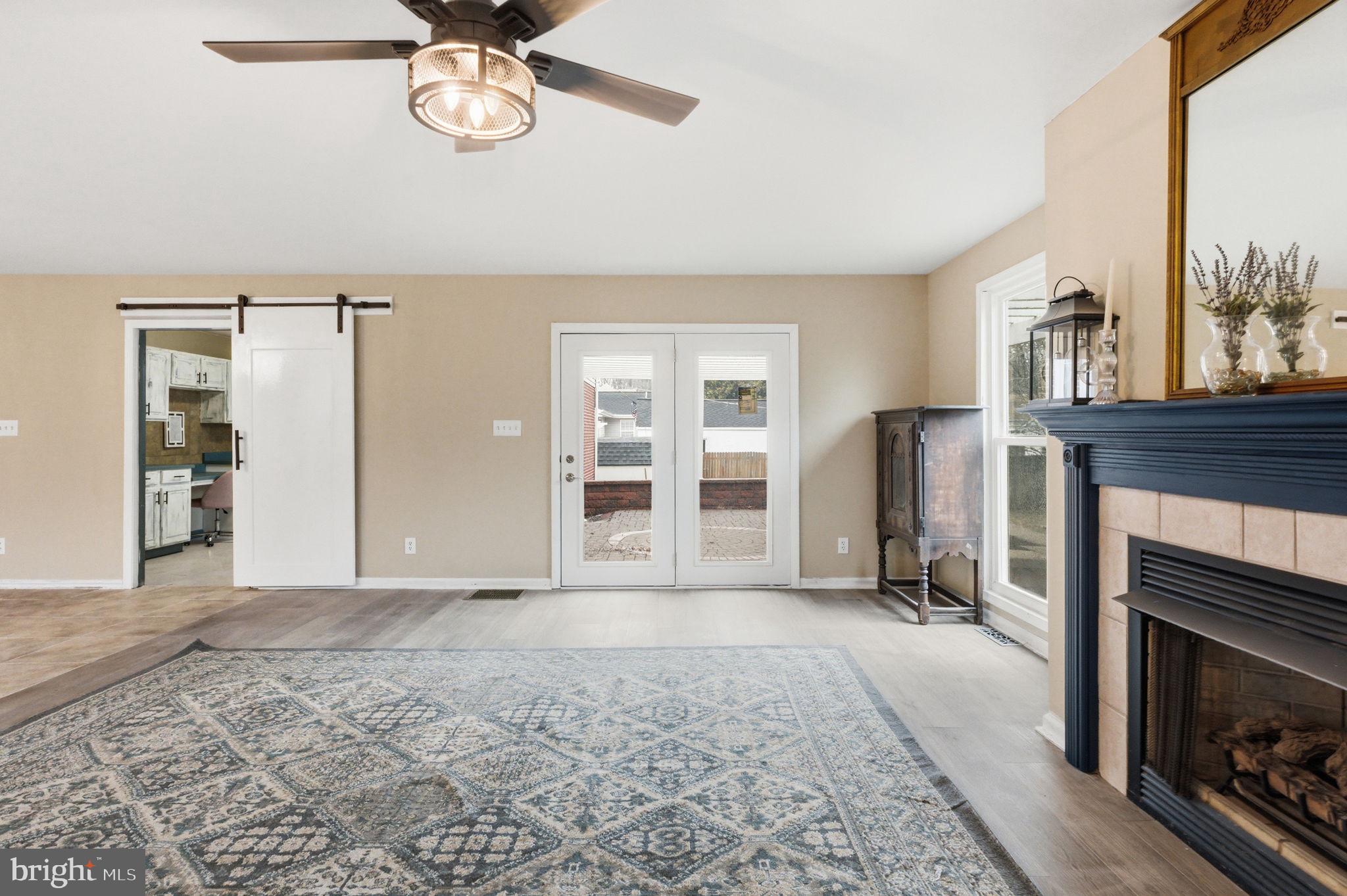 ROLLING MEADOWS - Residential