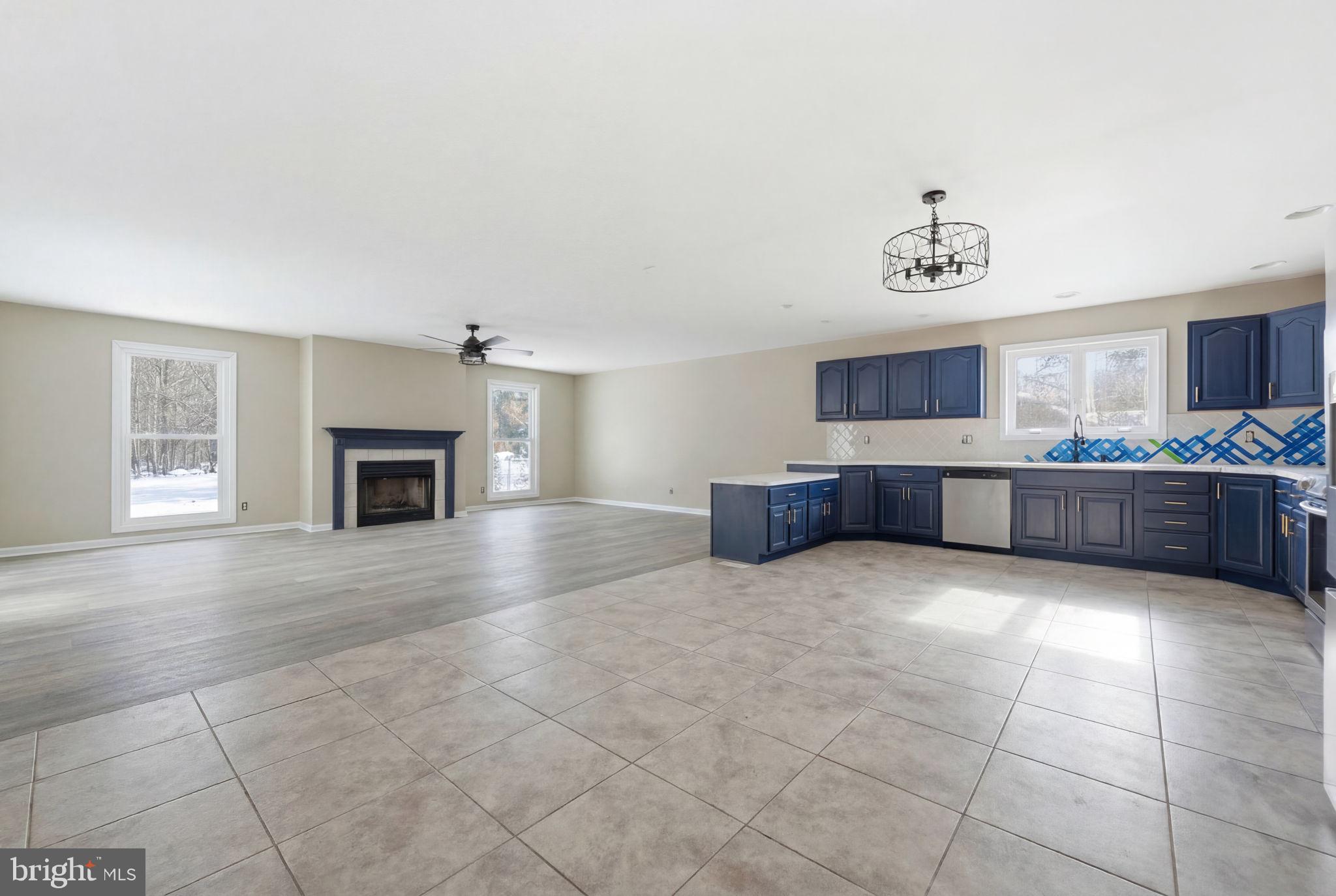 ROLLING MEADOWS - Residential