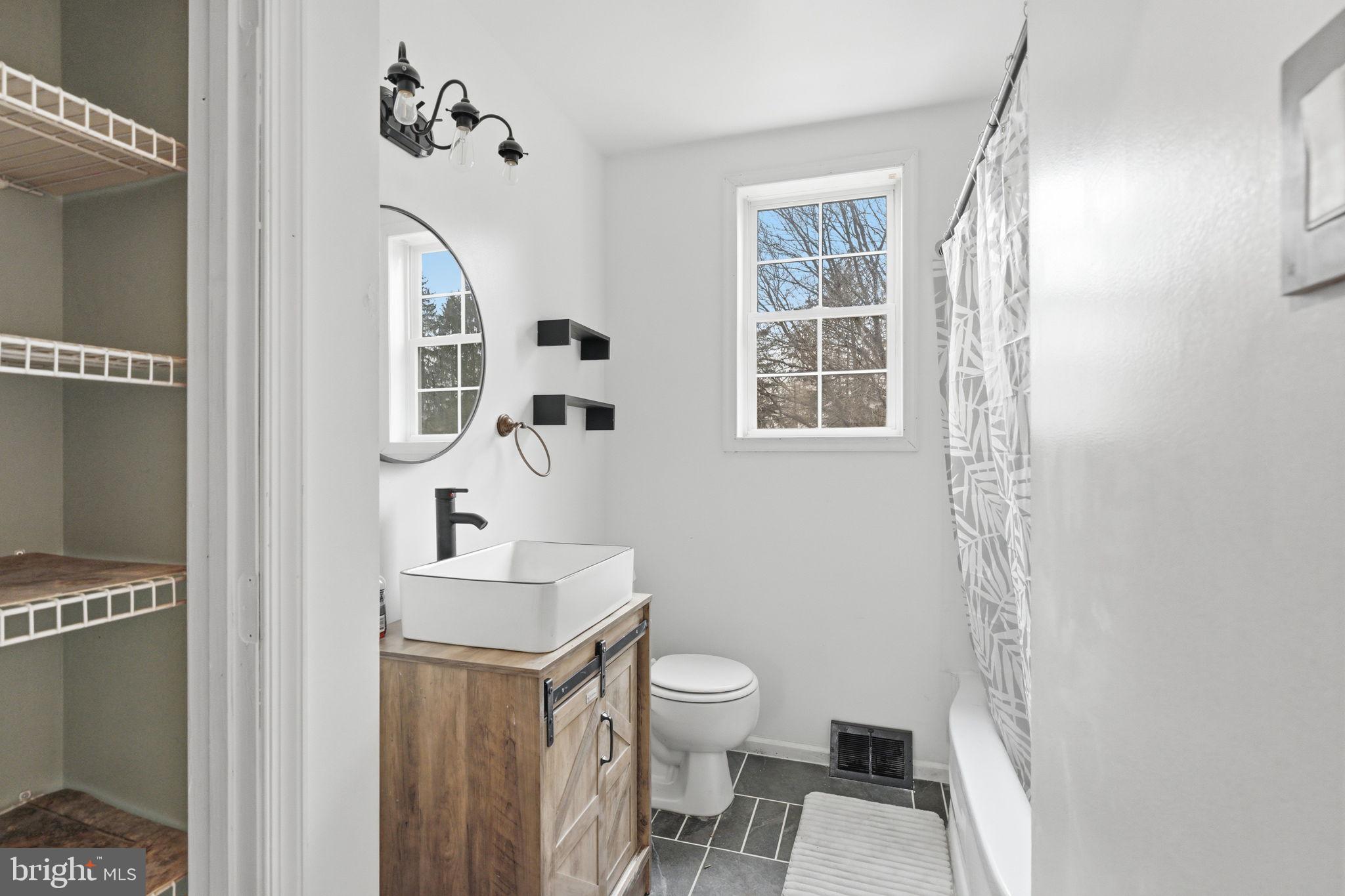 ROLLING MEADOWS - Residential