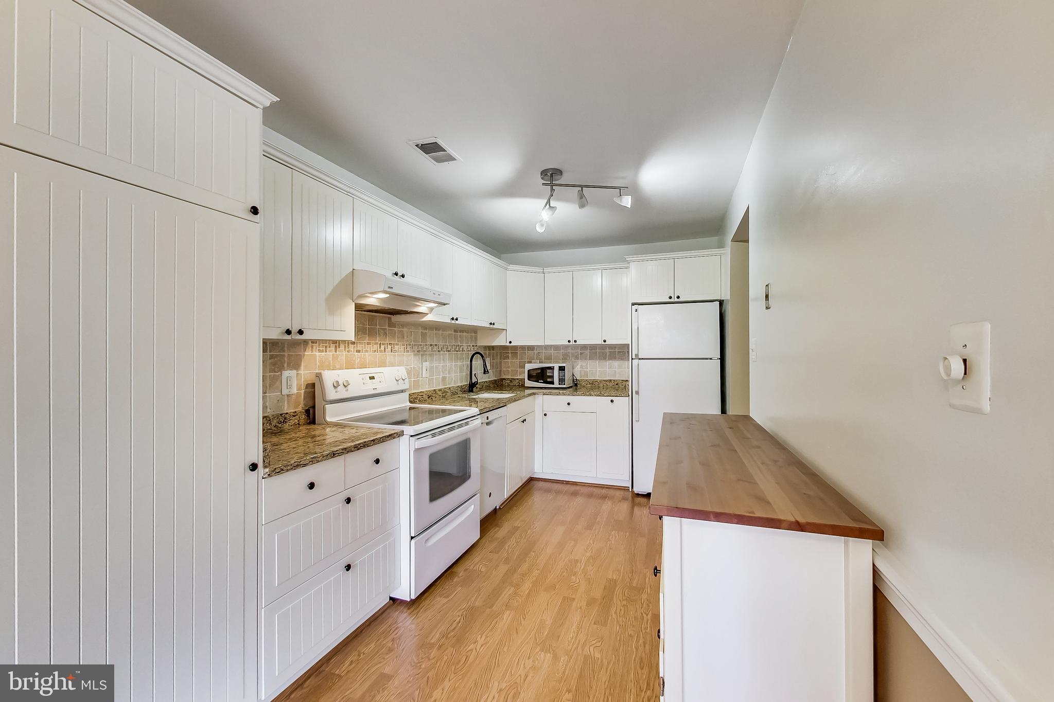 BURKE CENTRE - Residential