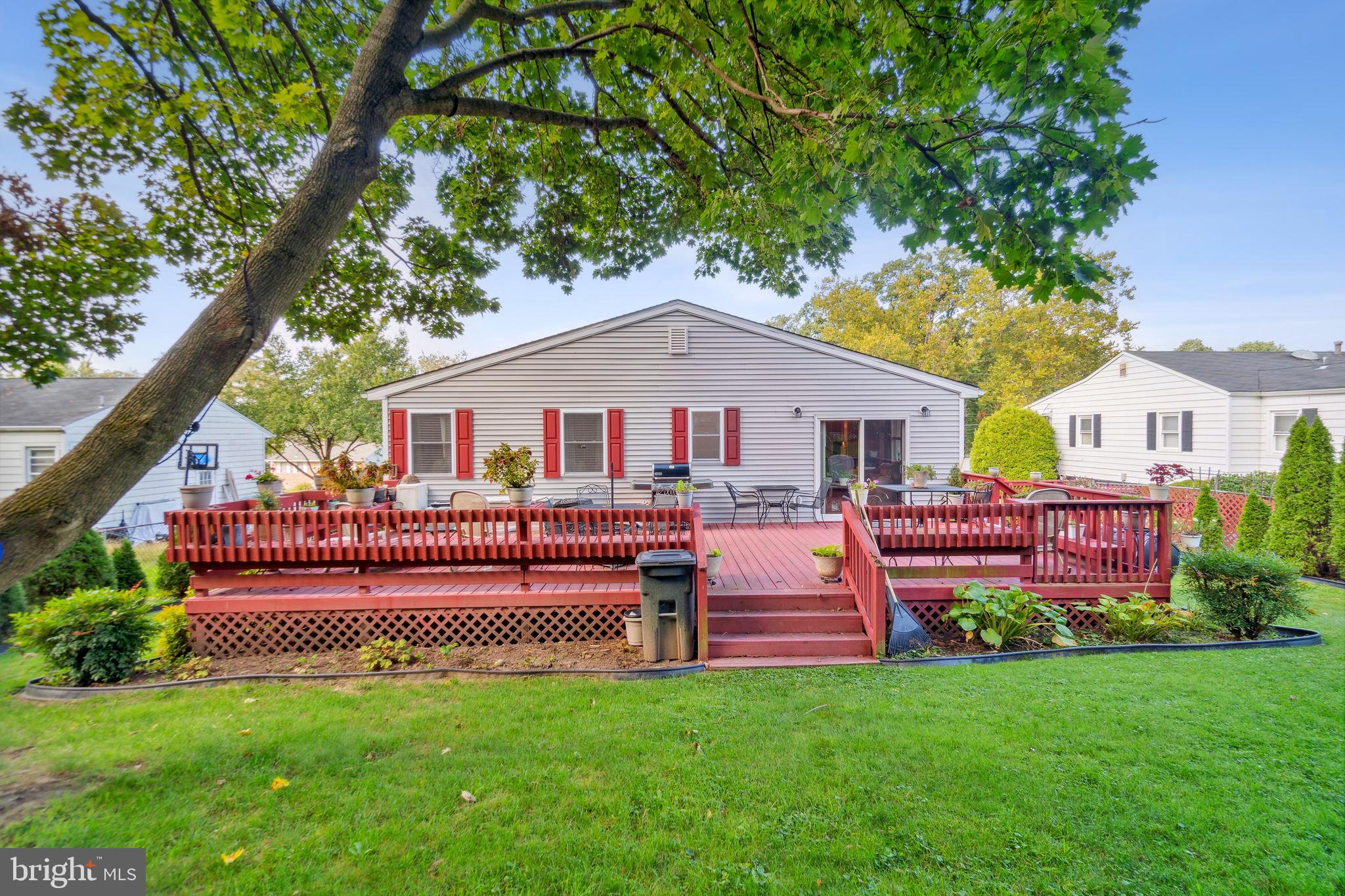 SAVAGE MEADOWS - Residential