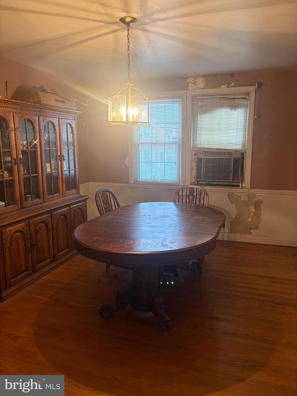 Photo of 323 Stratford Road, BALTIMORE, MD 21228 (MLS # MDBC2141614)