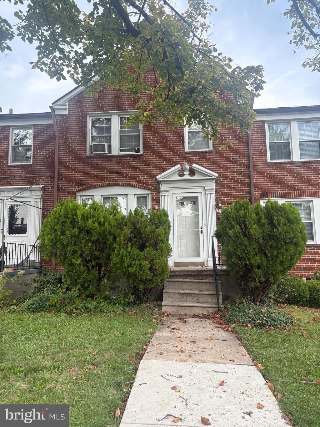 Photo of 323 Stratford Road, BALTIMORE, MD 21228 (MLS # MDBC2141614)