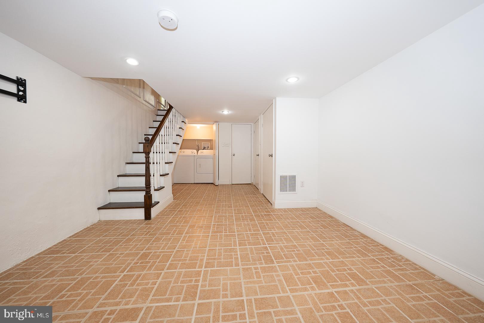 FAIRMOUNT - Residential