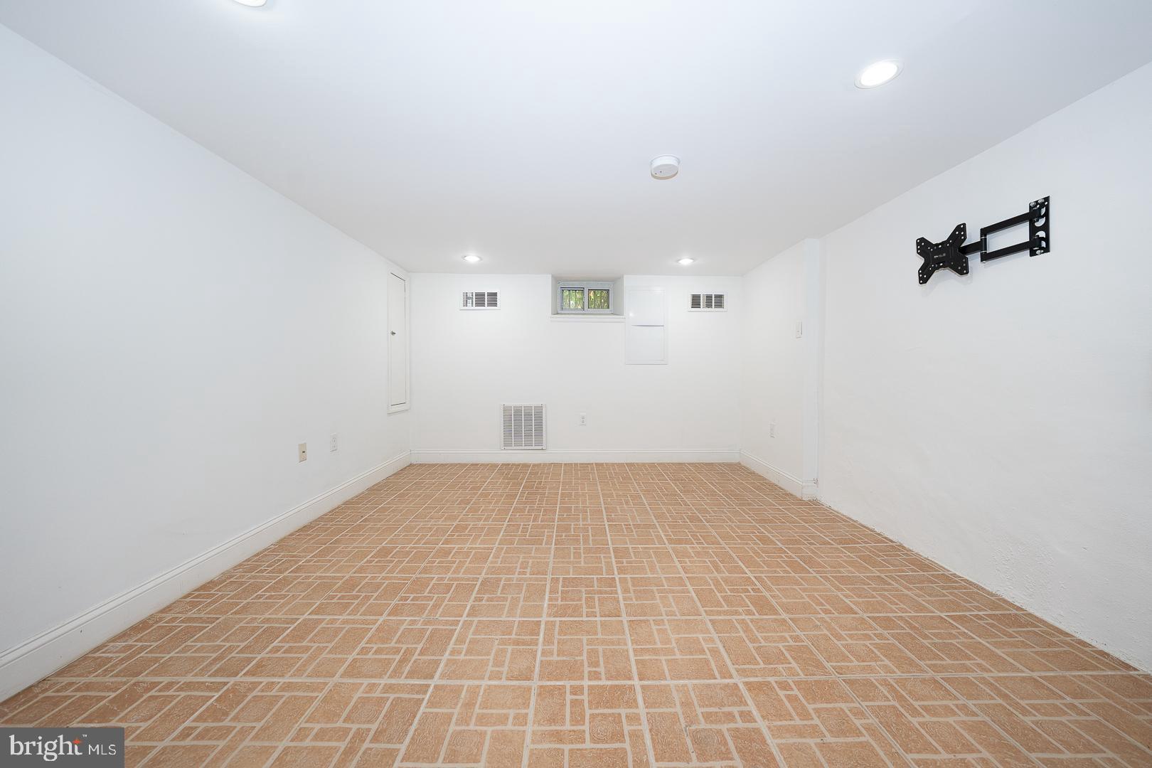 FAIRMOUNT - Residential