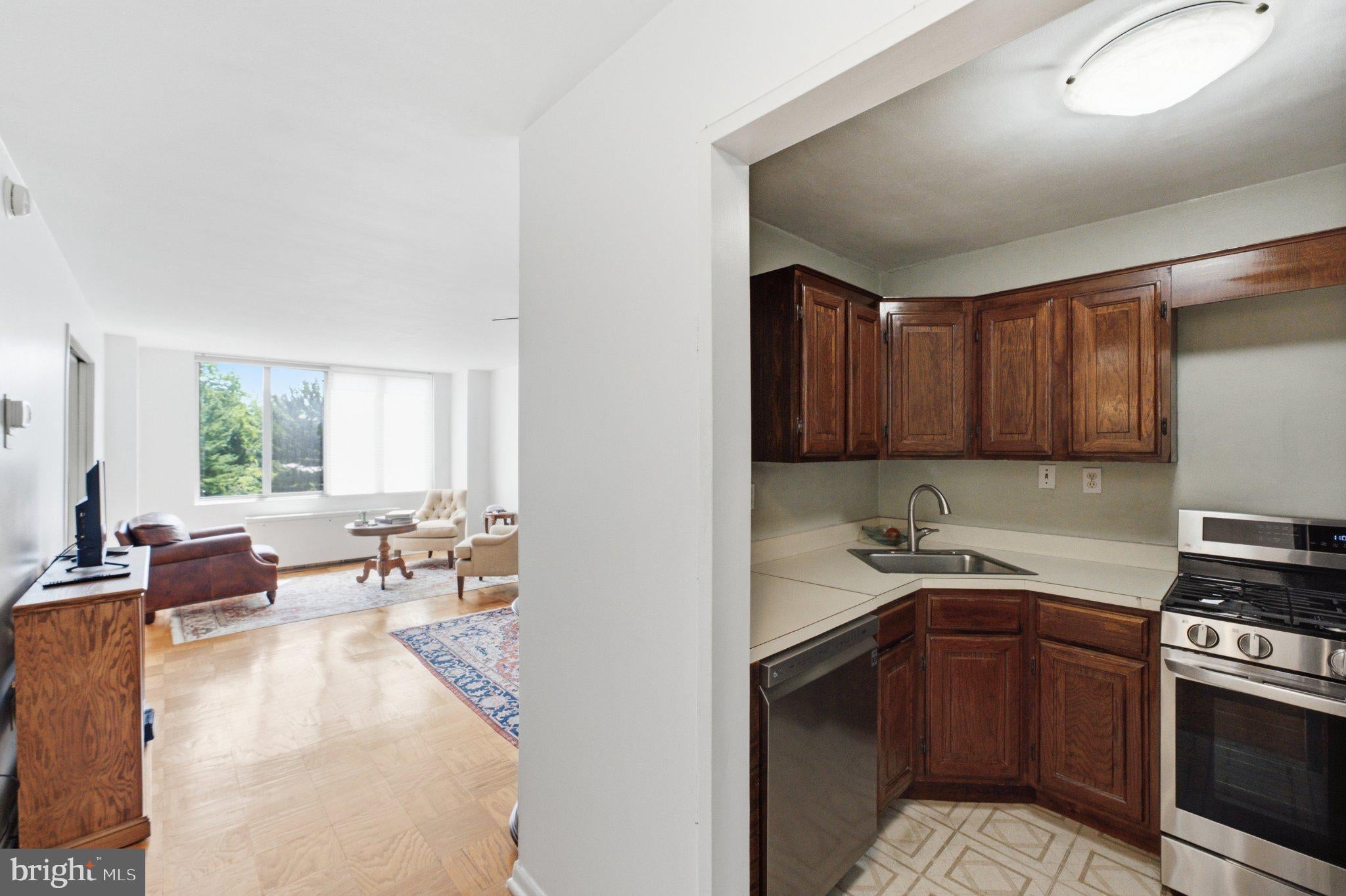 2939 VAN NESS STREET NW 938