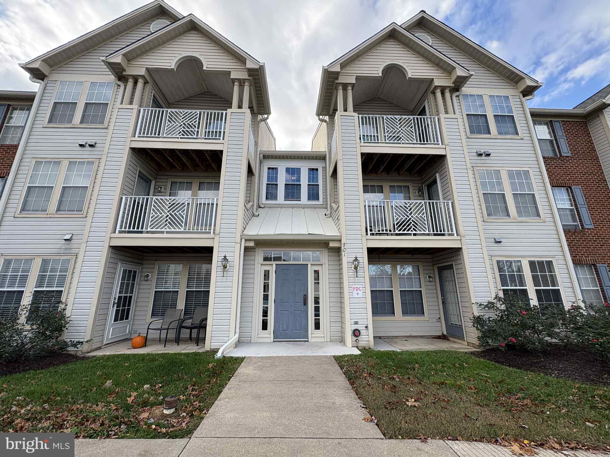 PINEY ORCHARD - Residential Lease