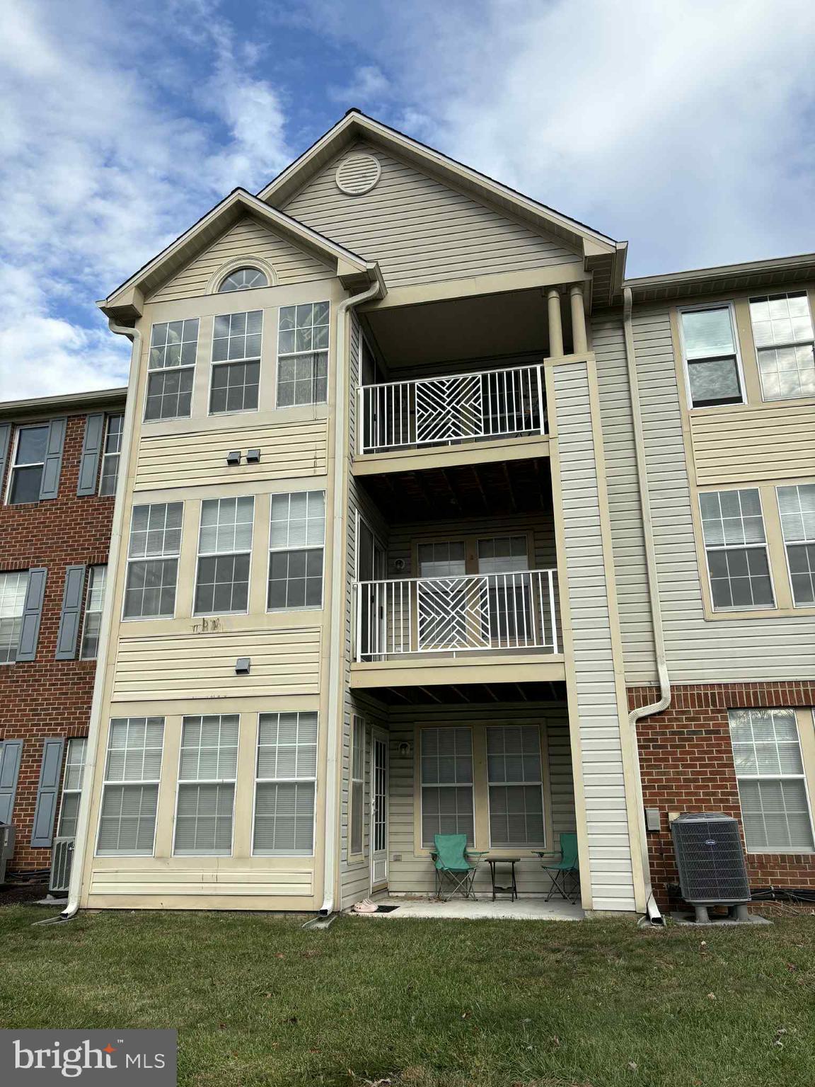 PINEY ORCHARD - Residential Lease