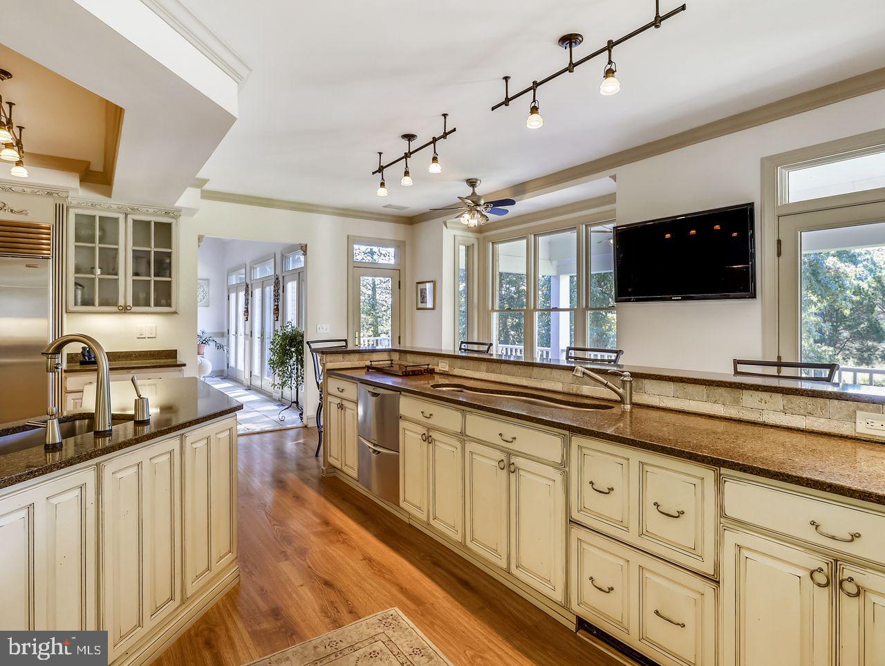 CHURCHTON - Residential