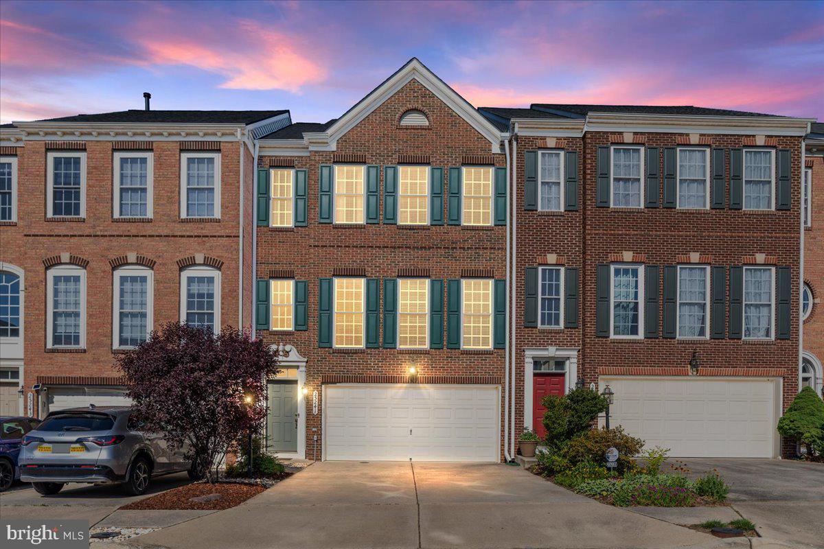 25241 DESTINATION SQUARE