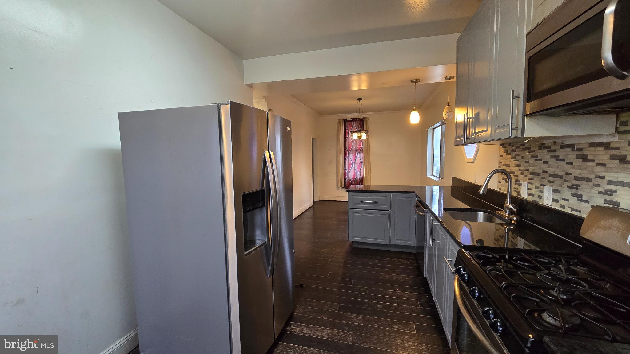 4313 FOREST VIEW AVENUE