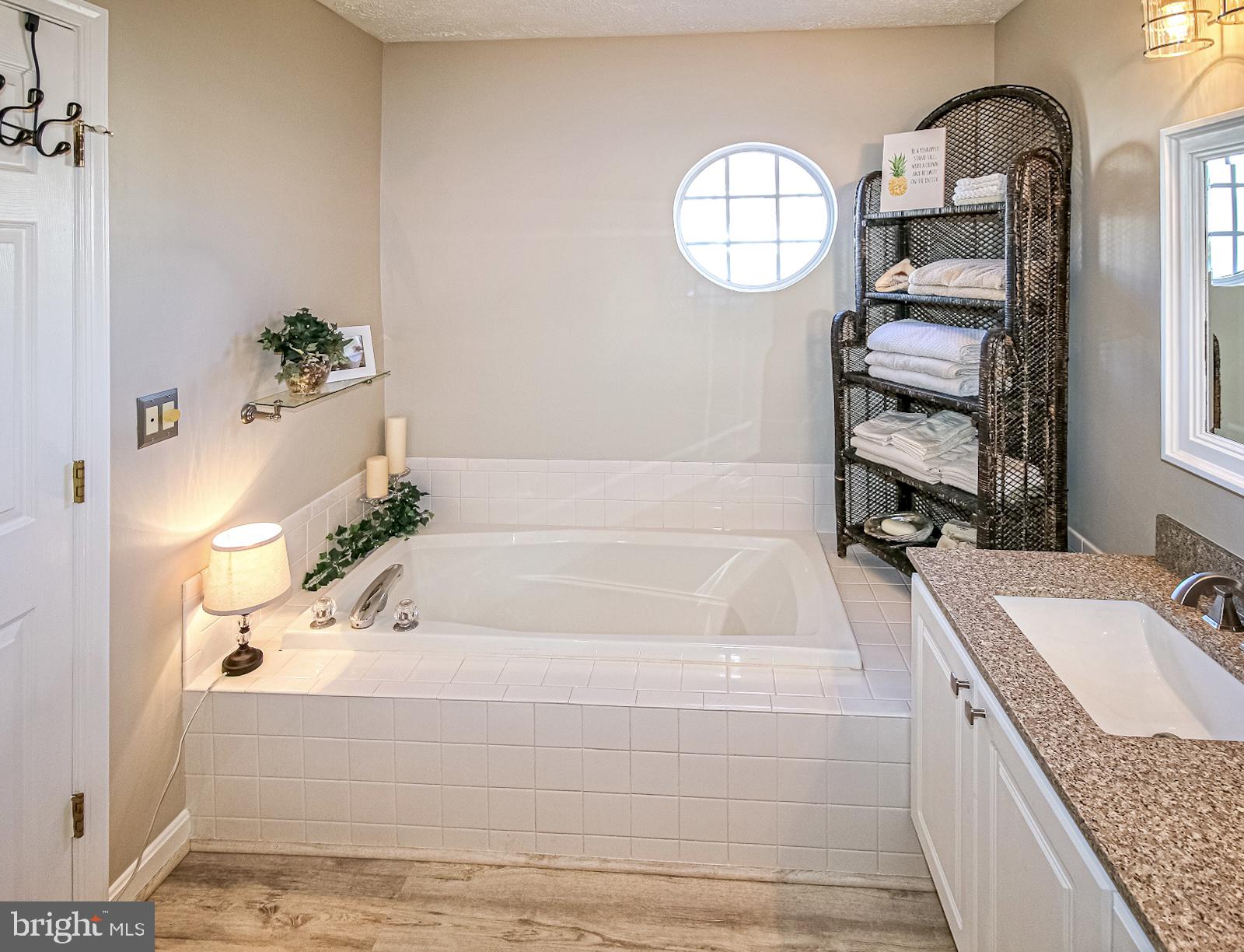 ASHBURN VILLAGE - Residential