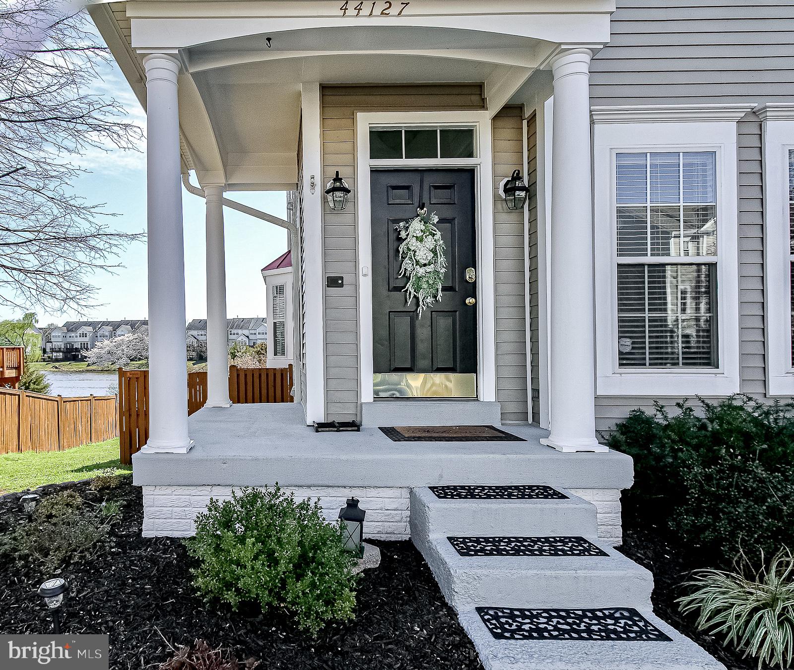 ASHBURN VILLAGE - Residential