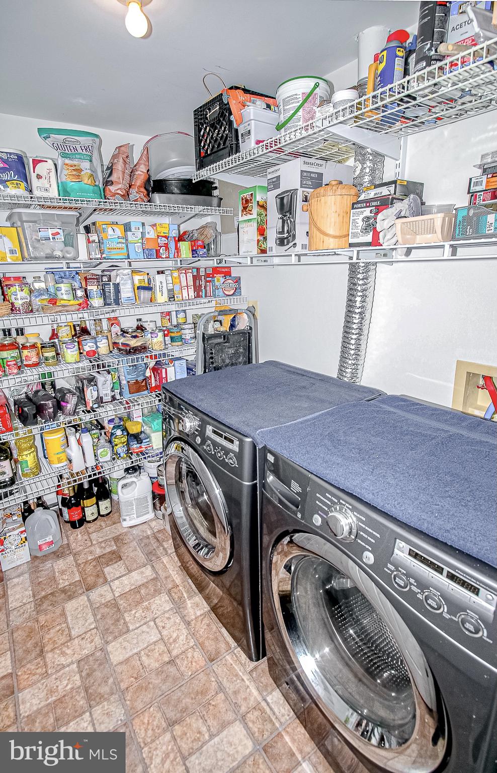 ASHBURN VILLAGE - Residential