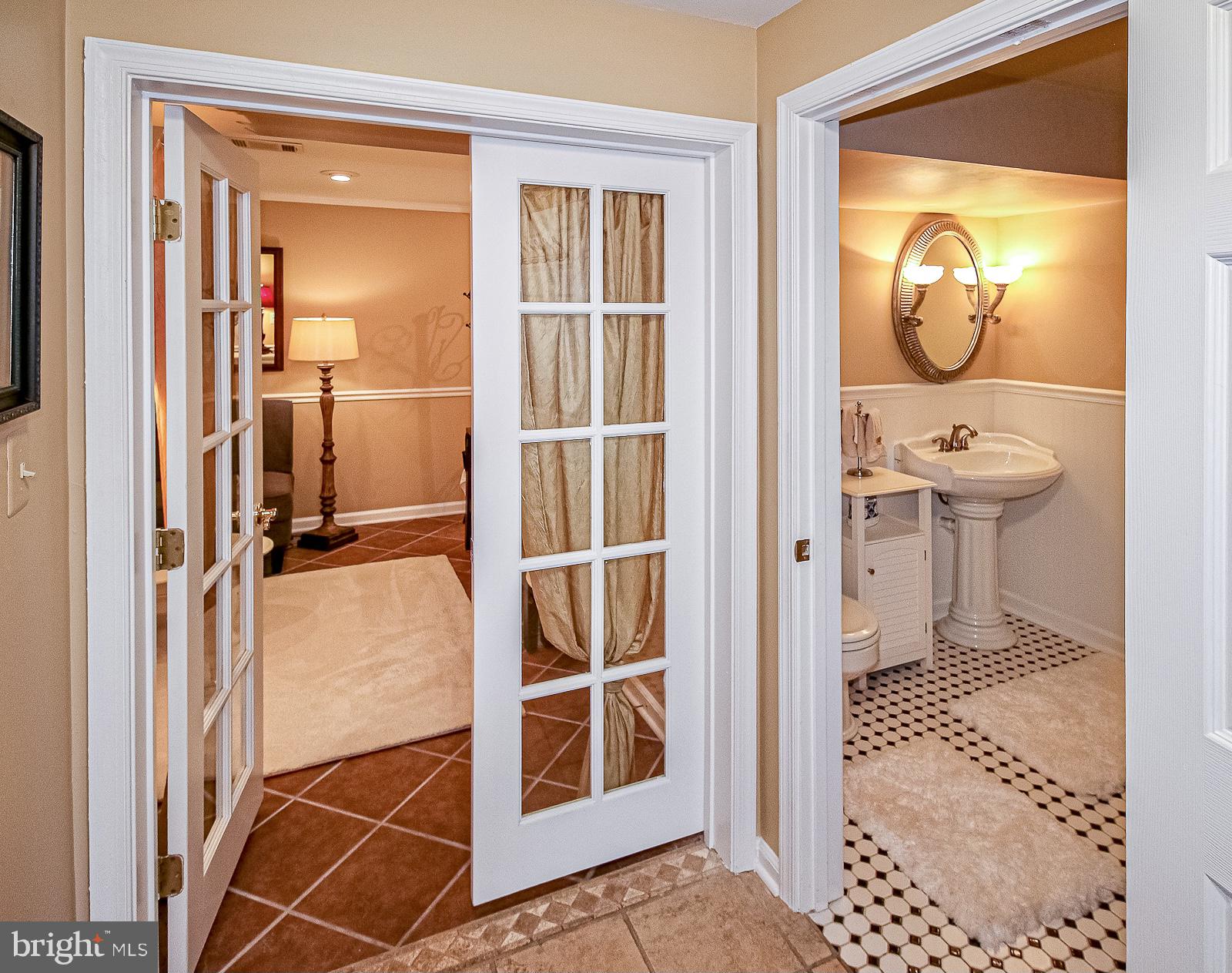 ASHBURN VILLAGE - Residential