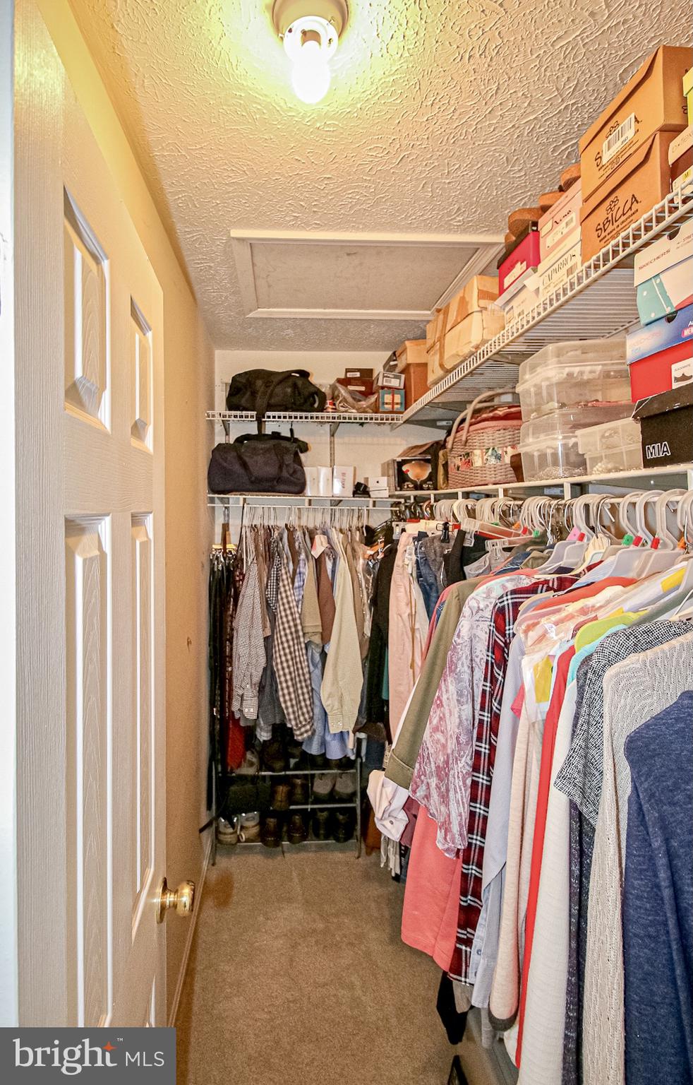 ASHBURN VILLAGE - Residential