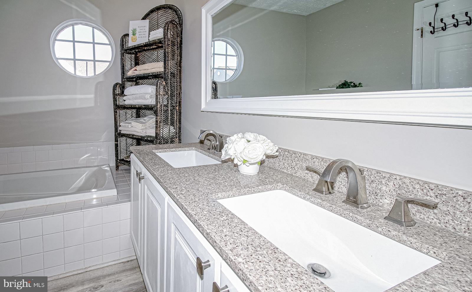 ASHBURN VILLAGE - Residential