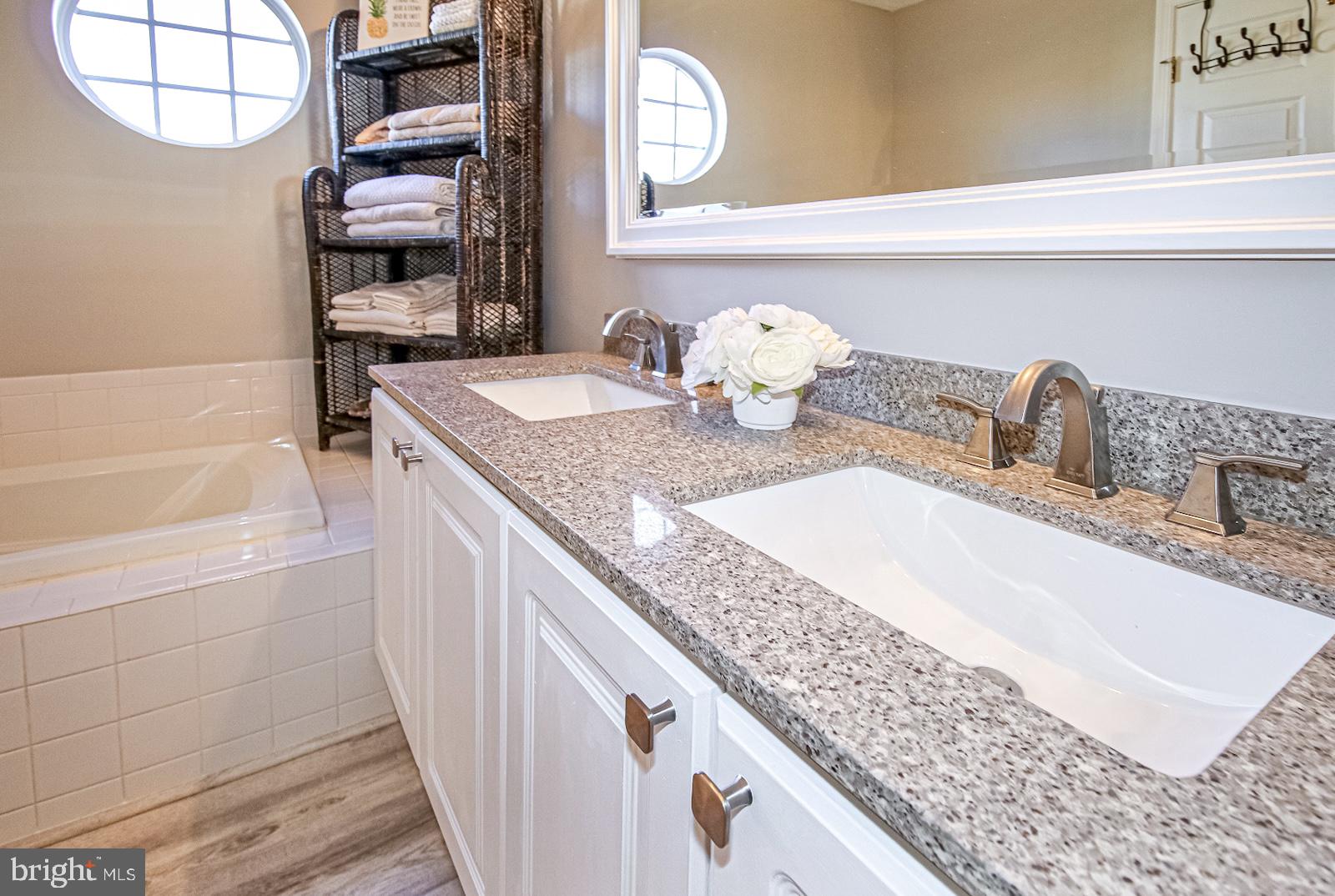 ASHBURN VILLAGE - Residential