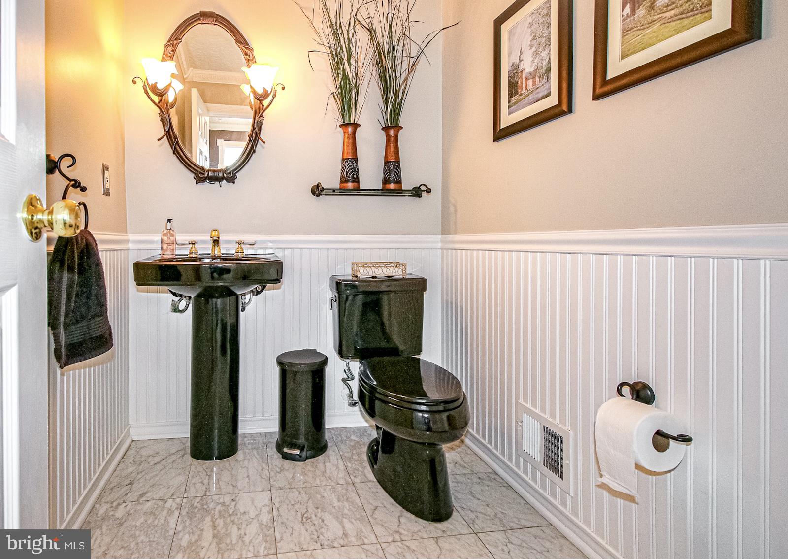 ASHBURN VILLAGE - Residential