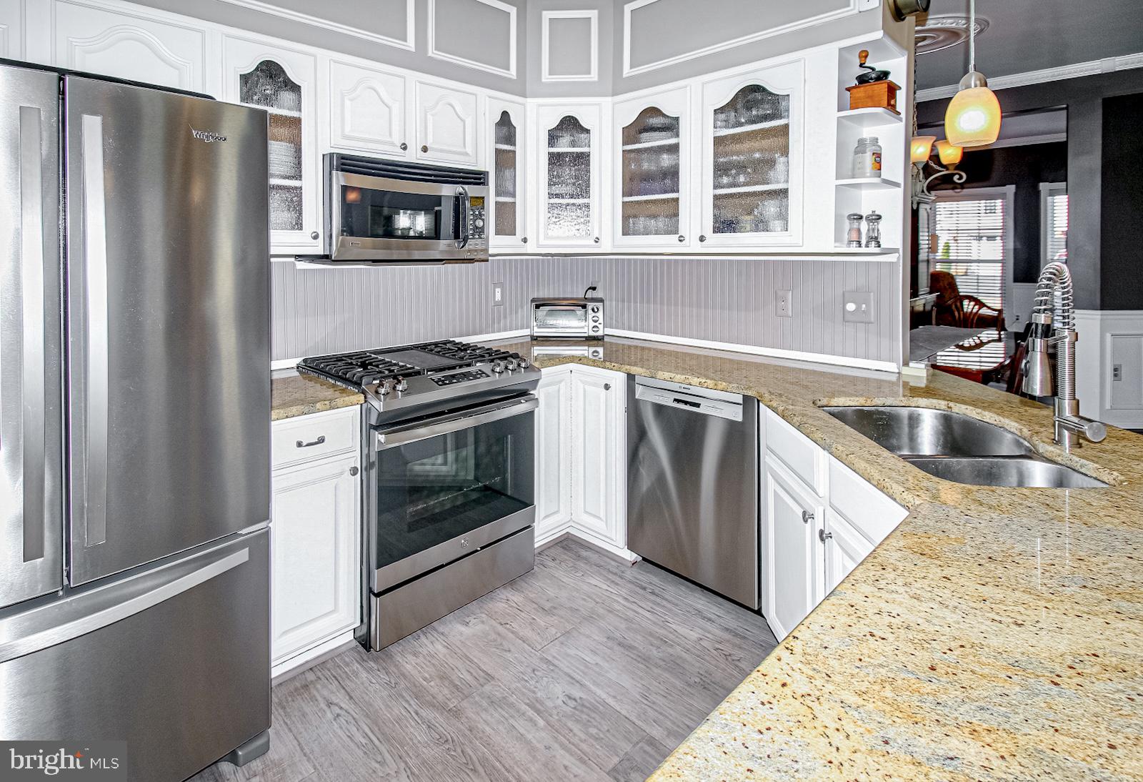 ASHBURN VILLAGE - Residential