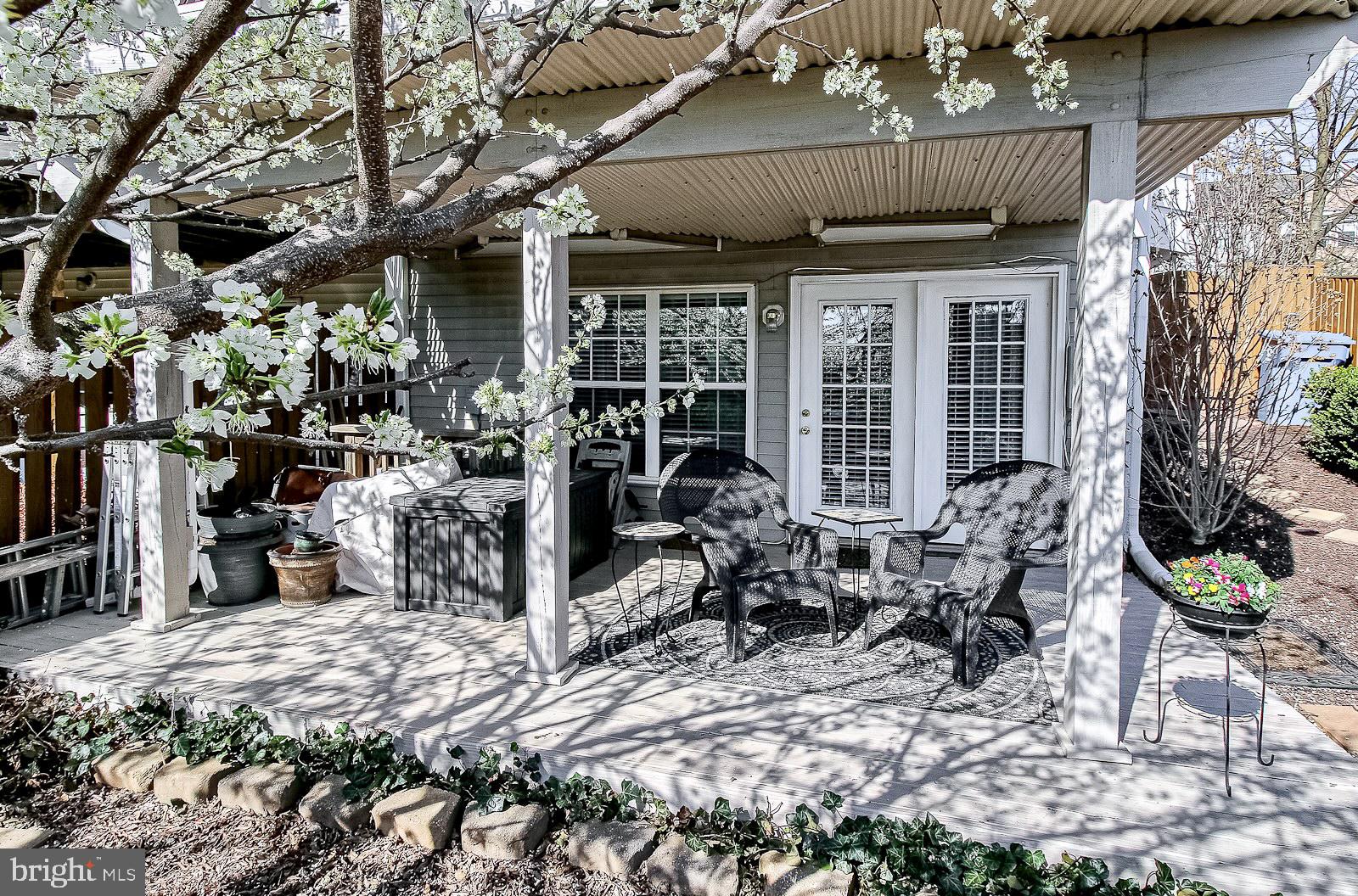 ASHBURN VILLAGE - Residential