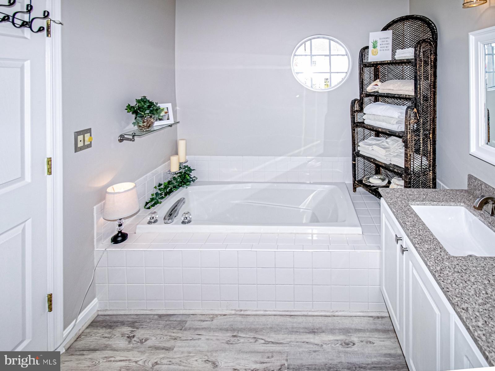 ASHBURN VILLAGE - Residential