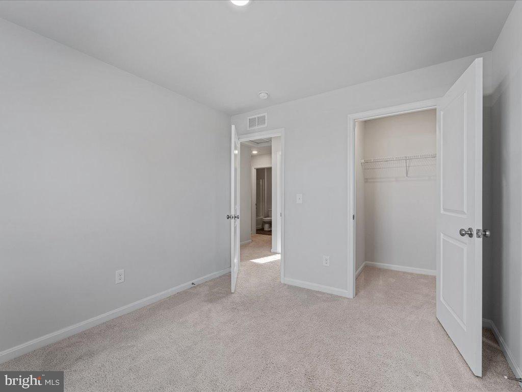 SHENANDOAH CROSSING - Residential Lease