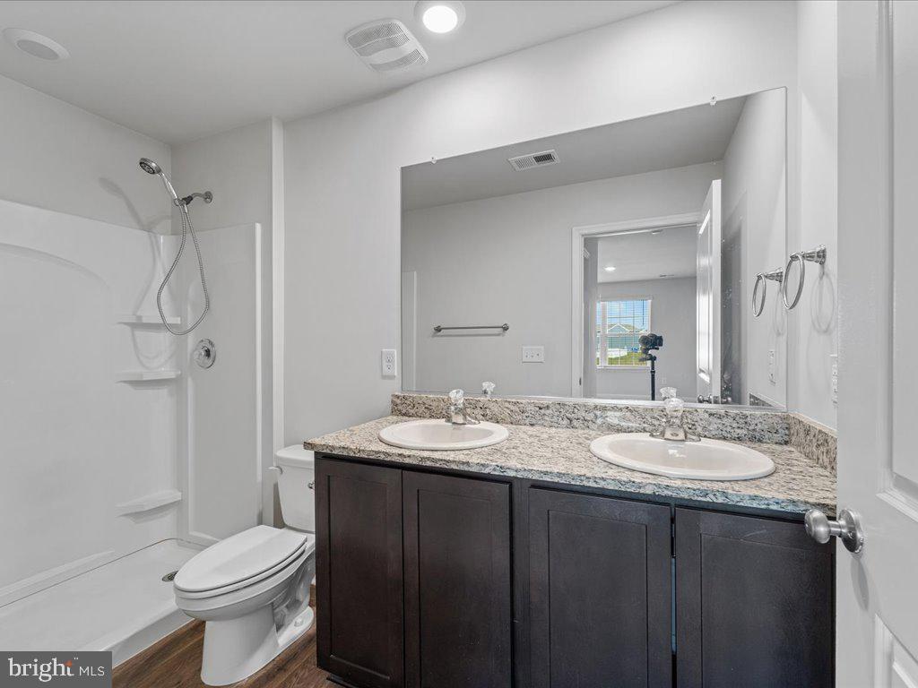 SHENANDOAH CROSSING - Residential Lease