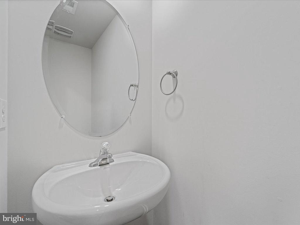 SHENANDOAH CROSSING - Residential Lease