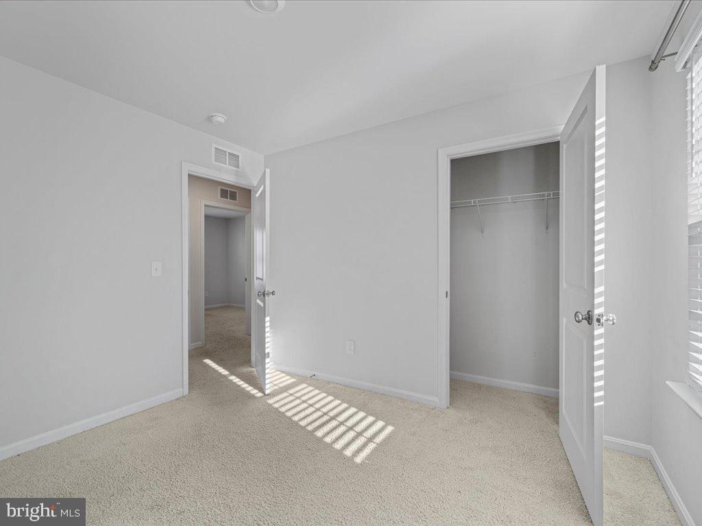 SHENANDOAH CROSSING - Residential Lease