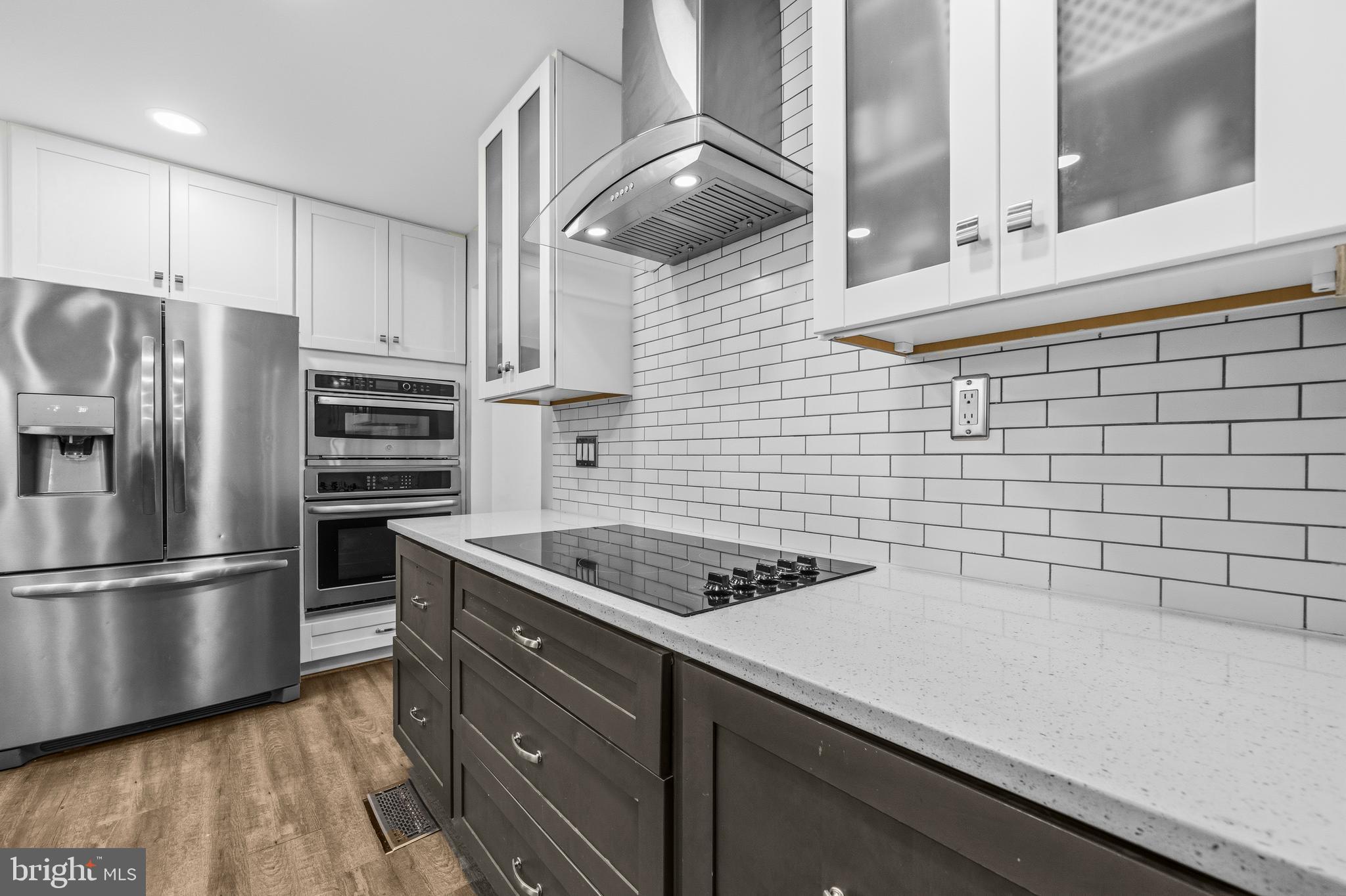 MAXWELL HALL - Residential