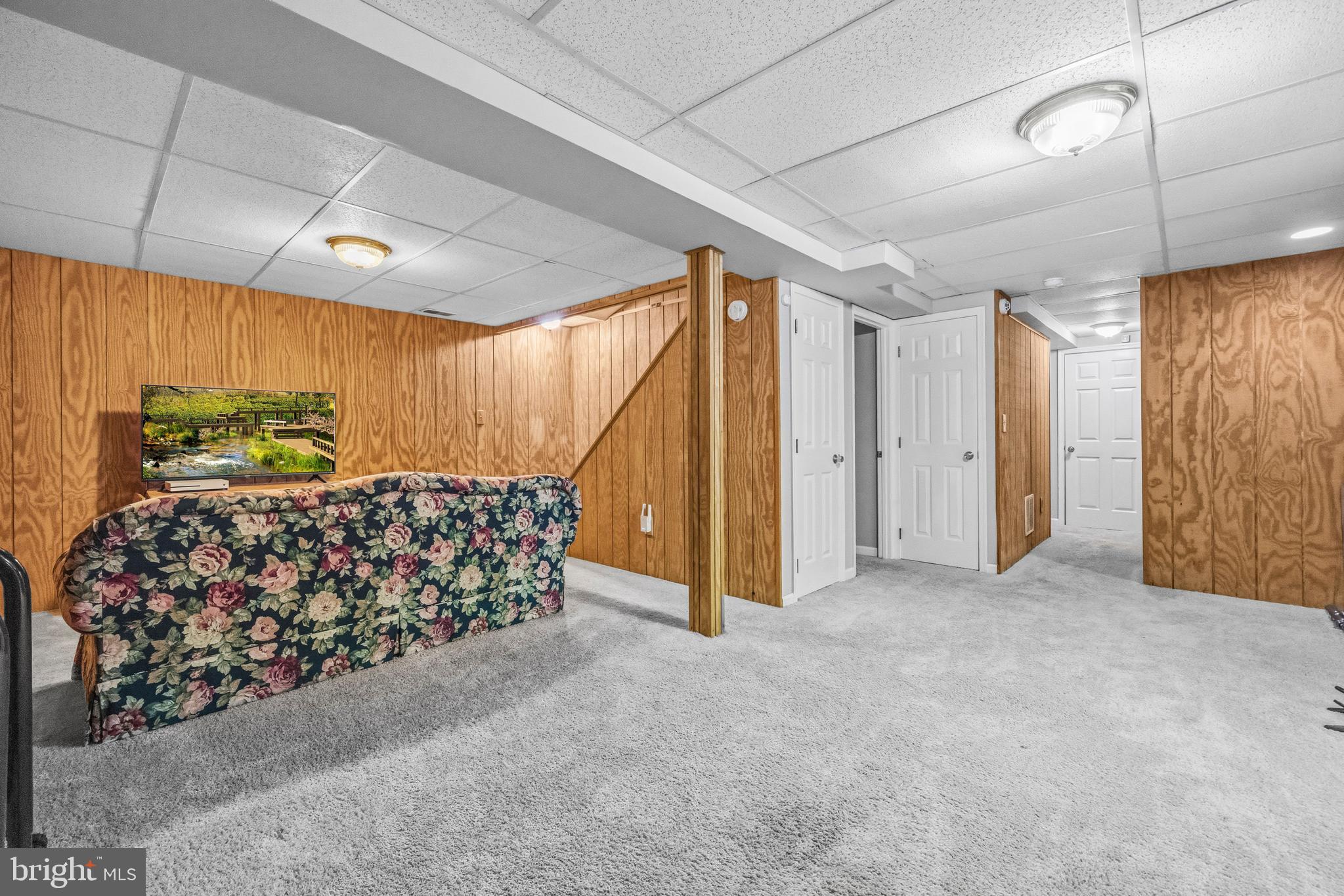 MAXWELL HALL - Residential