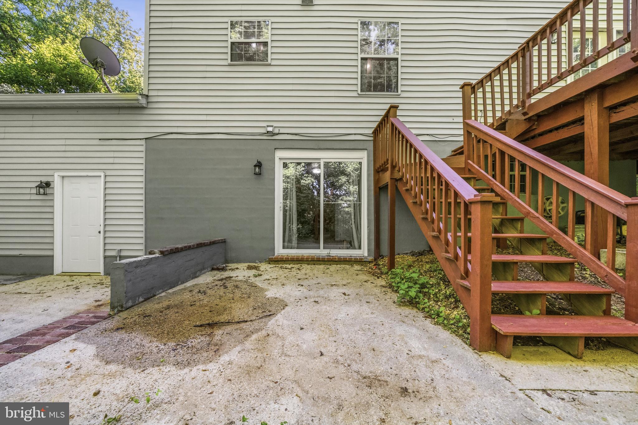 MAXWELL HALL - Residential